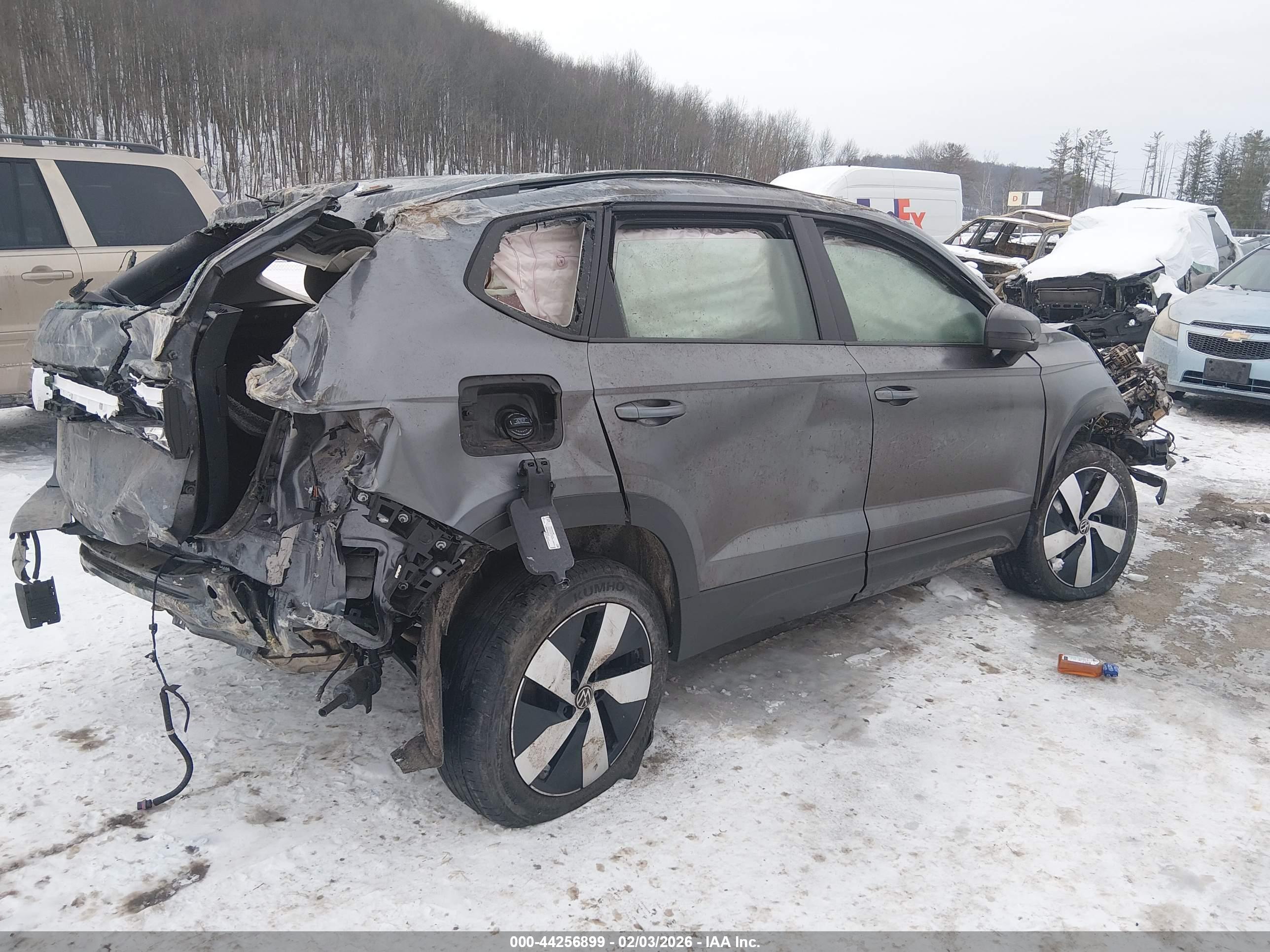 VOLKSWAGEN TAOS image 4