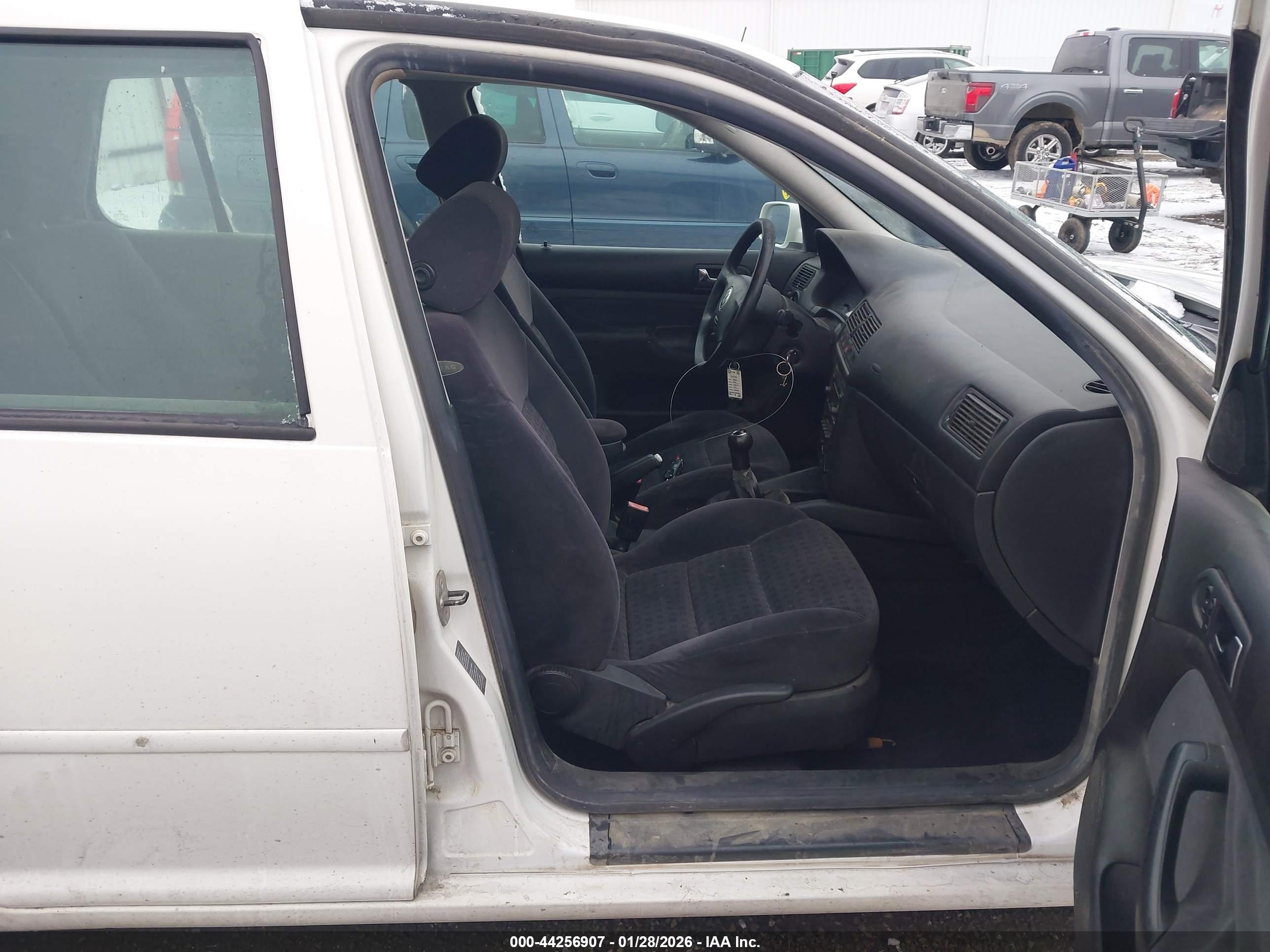 VOLKSWAGEN GOLF image 5