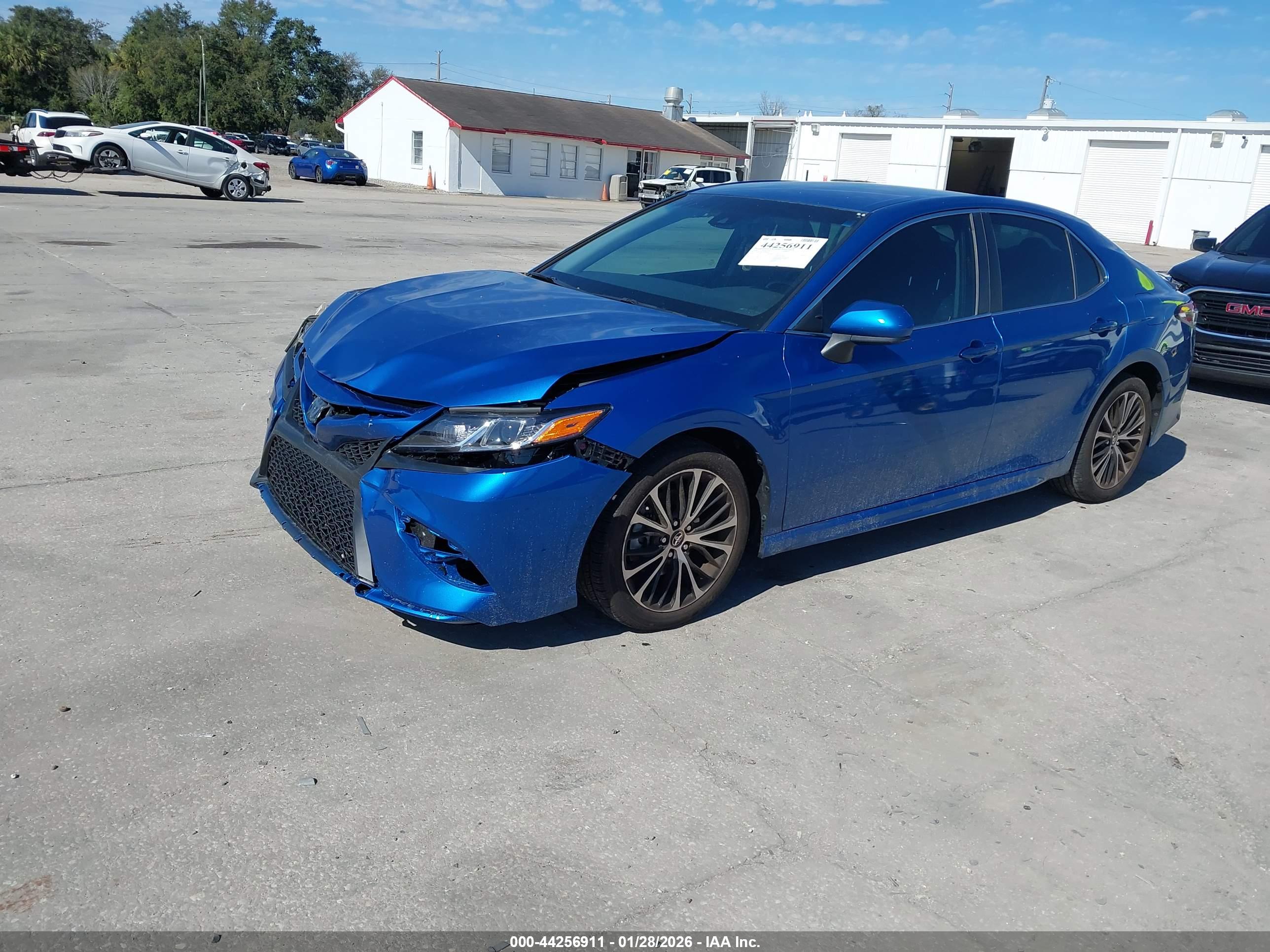TOYOTA CAMRY image 2
