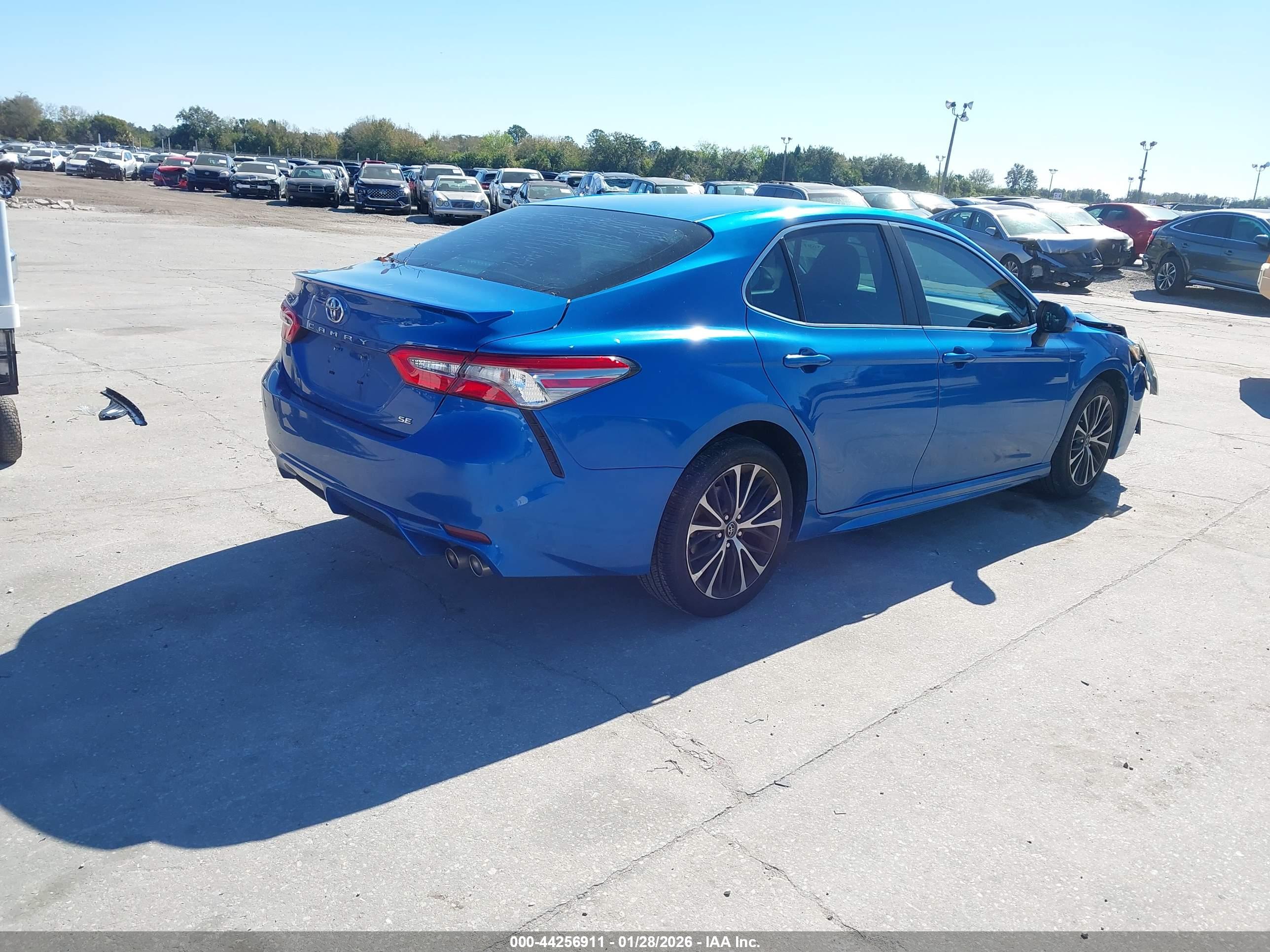 TOYOTA CAMRY image 4