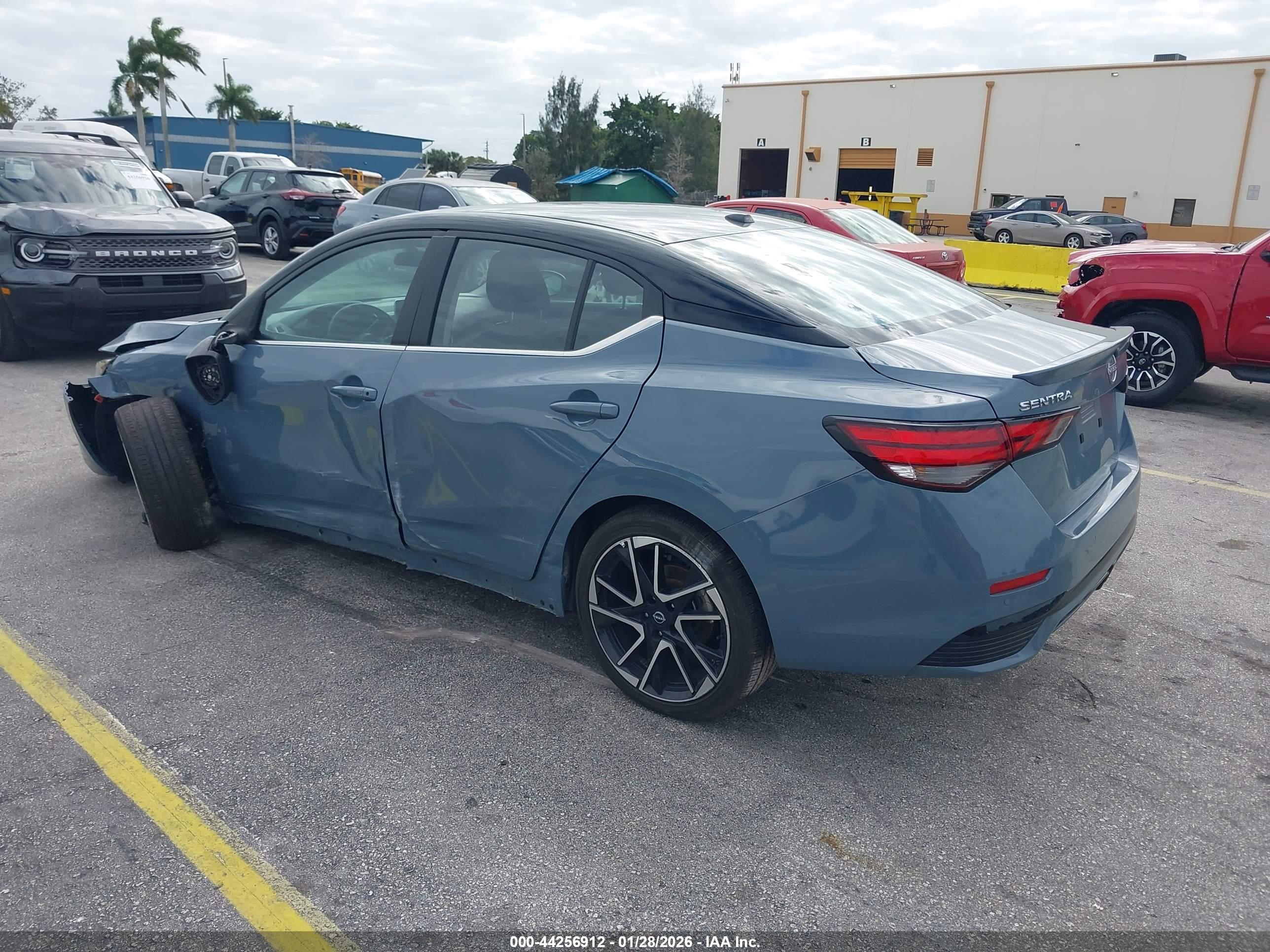 NISSAN SENTRA image 3