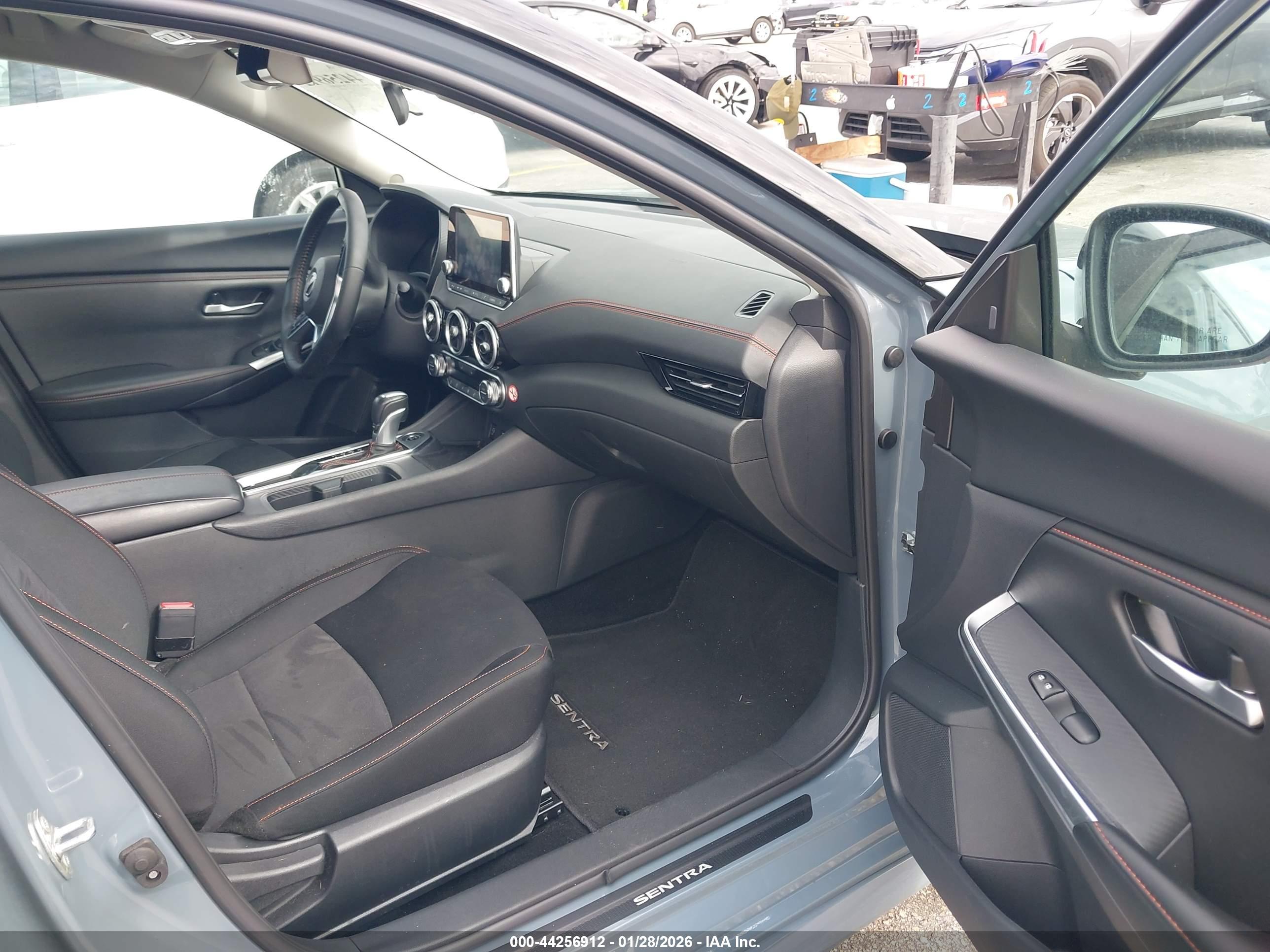 NISSAN SENTRA image 5