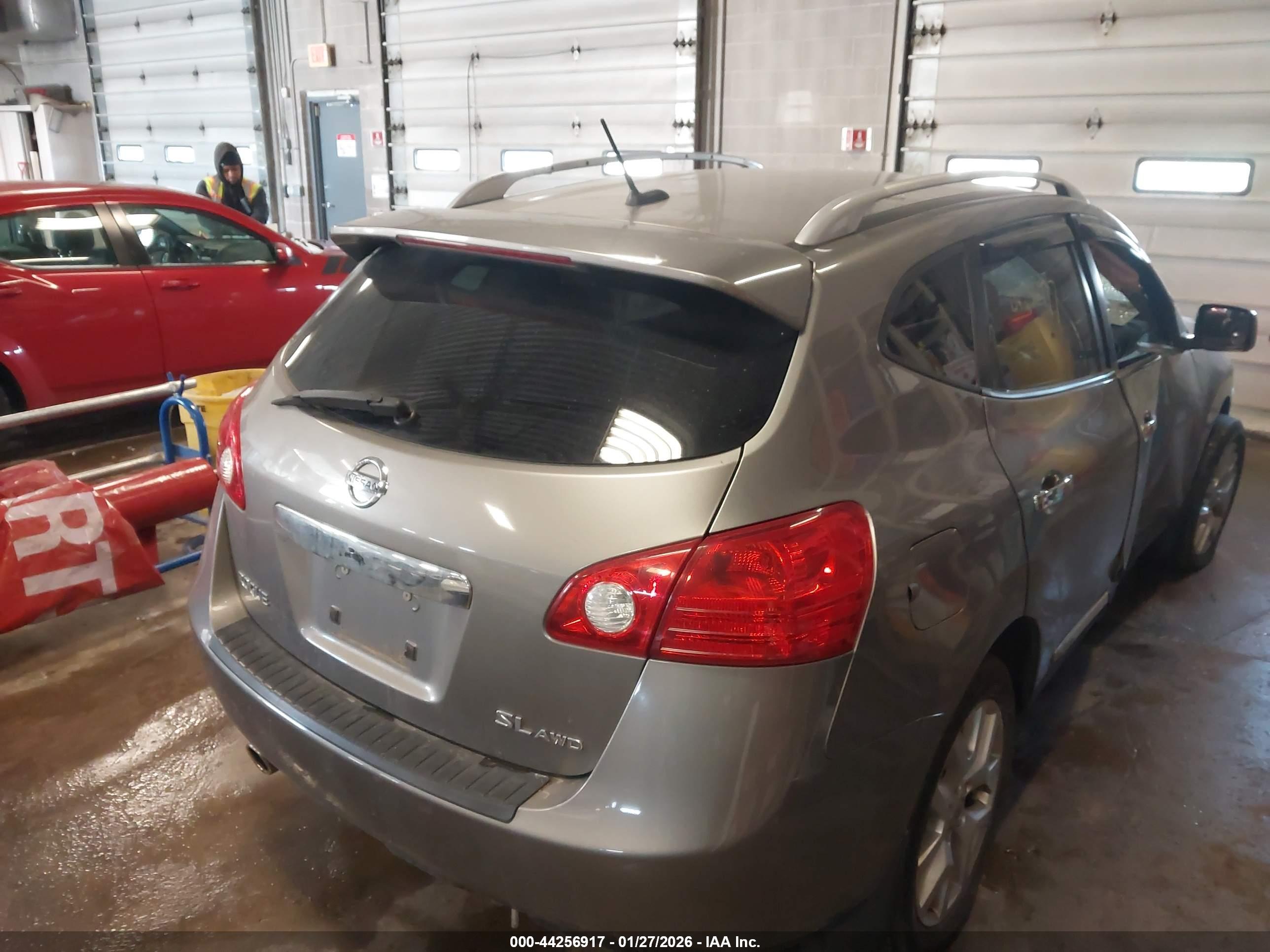 NISSAN ROGUE image 4