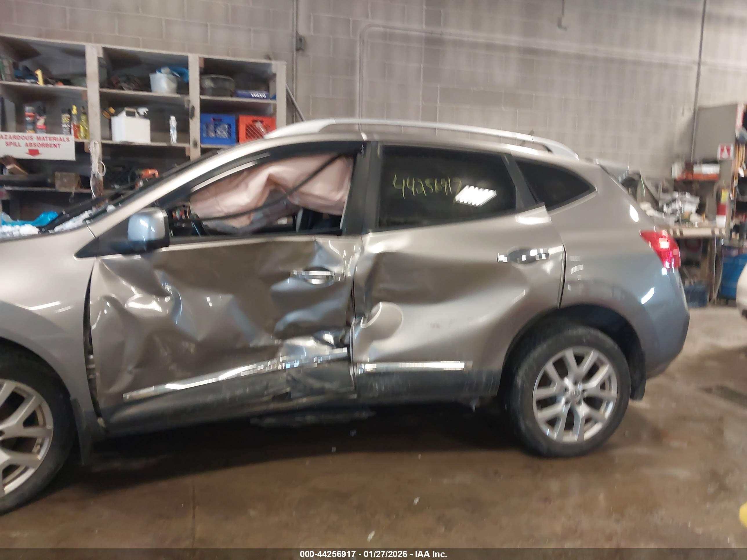 NISSAN ROGUE image 6