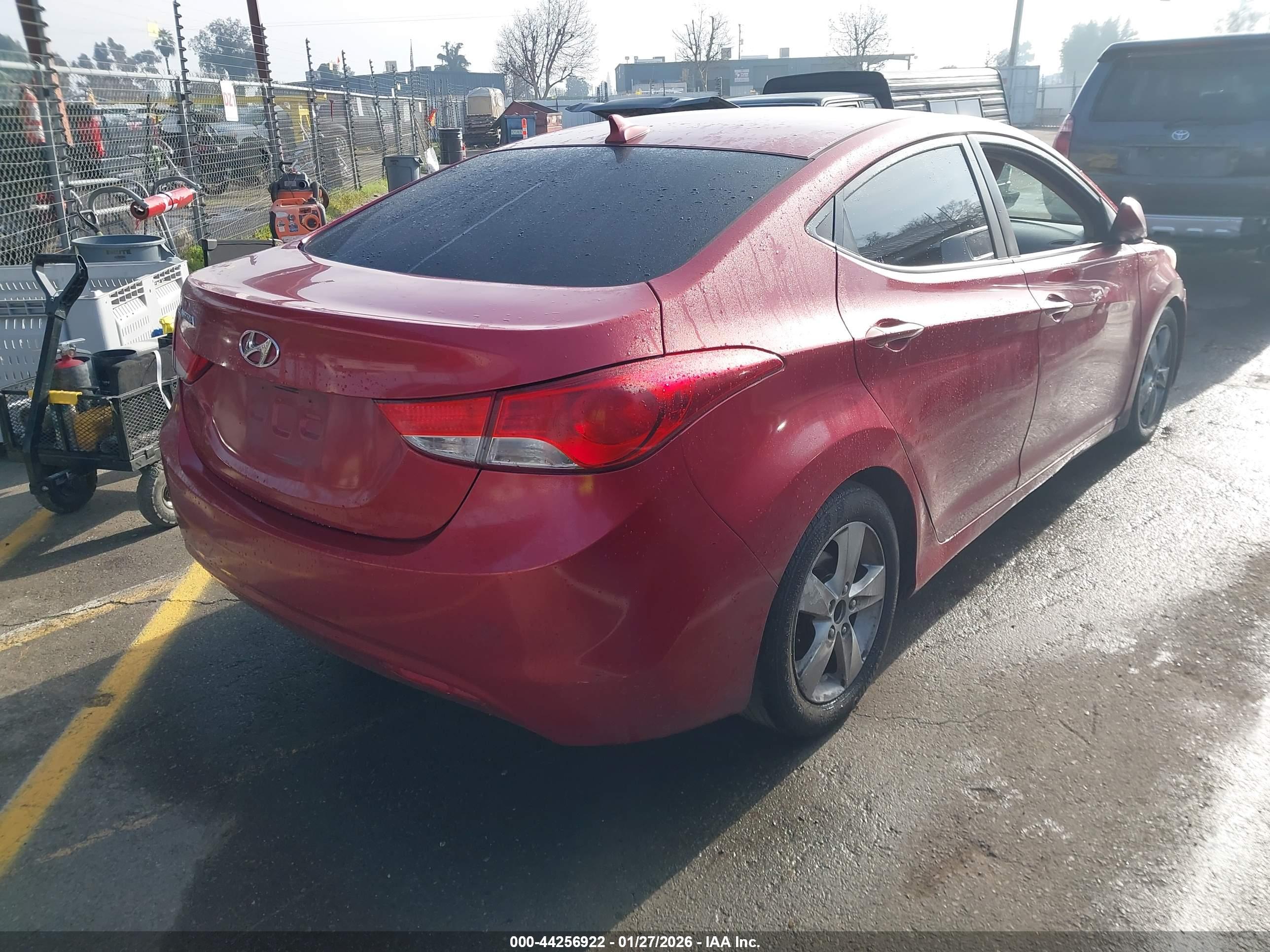 HYUNDAI ELANTRA image 4