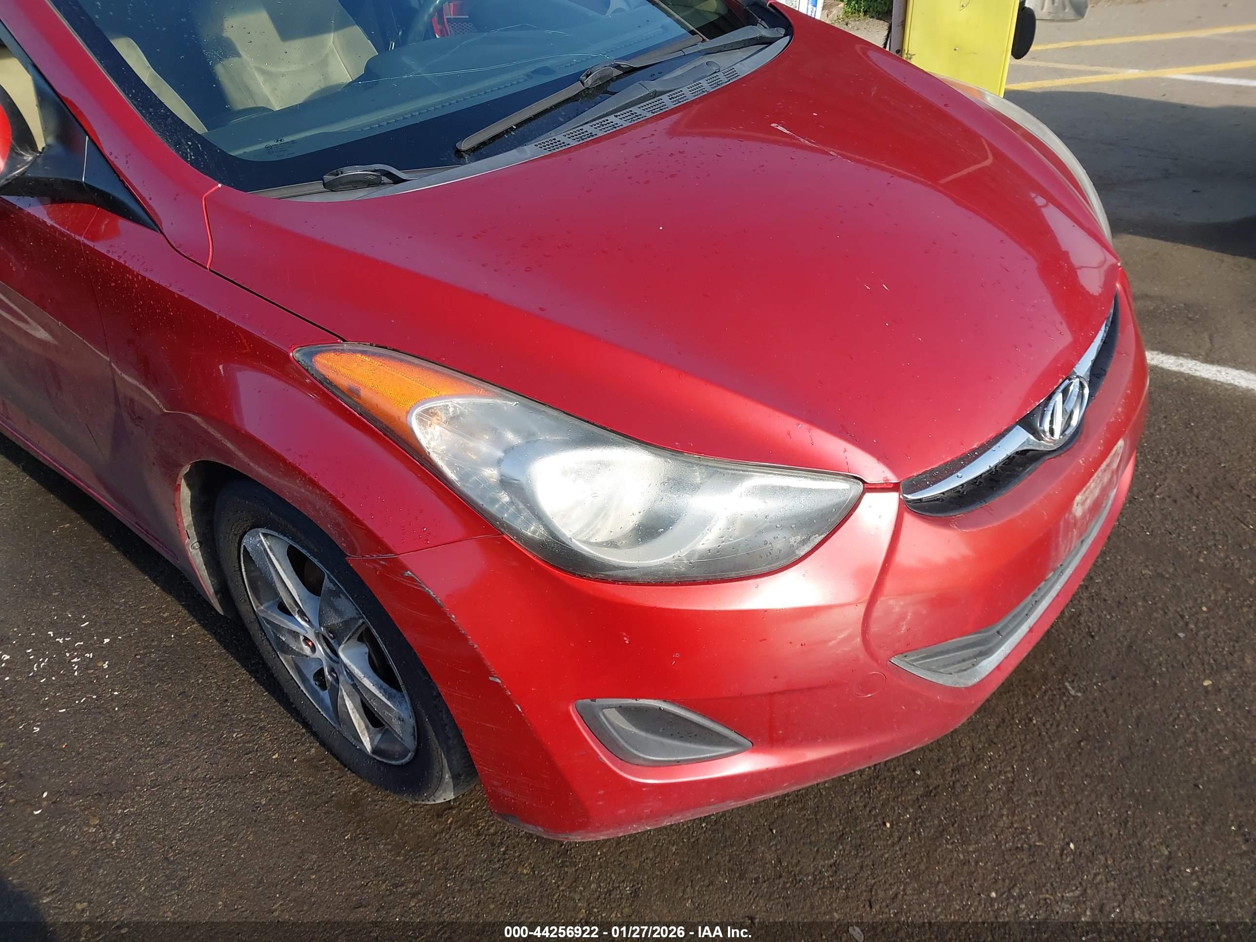 HYUNDAI ELANTRA image 6