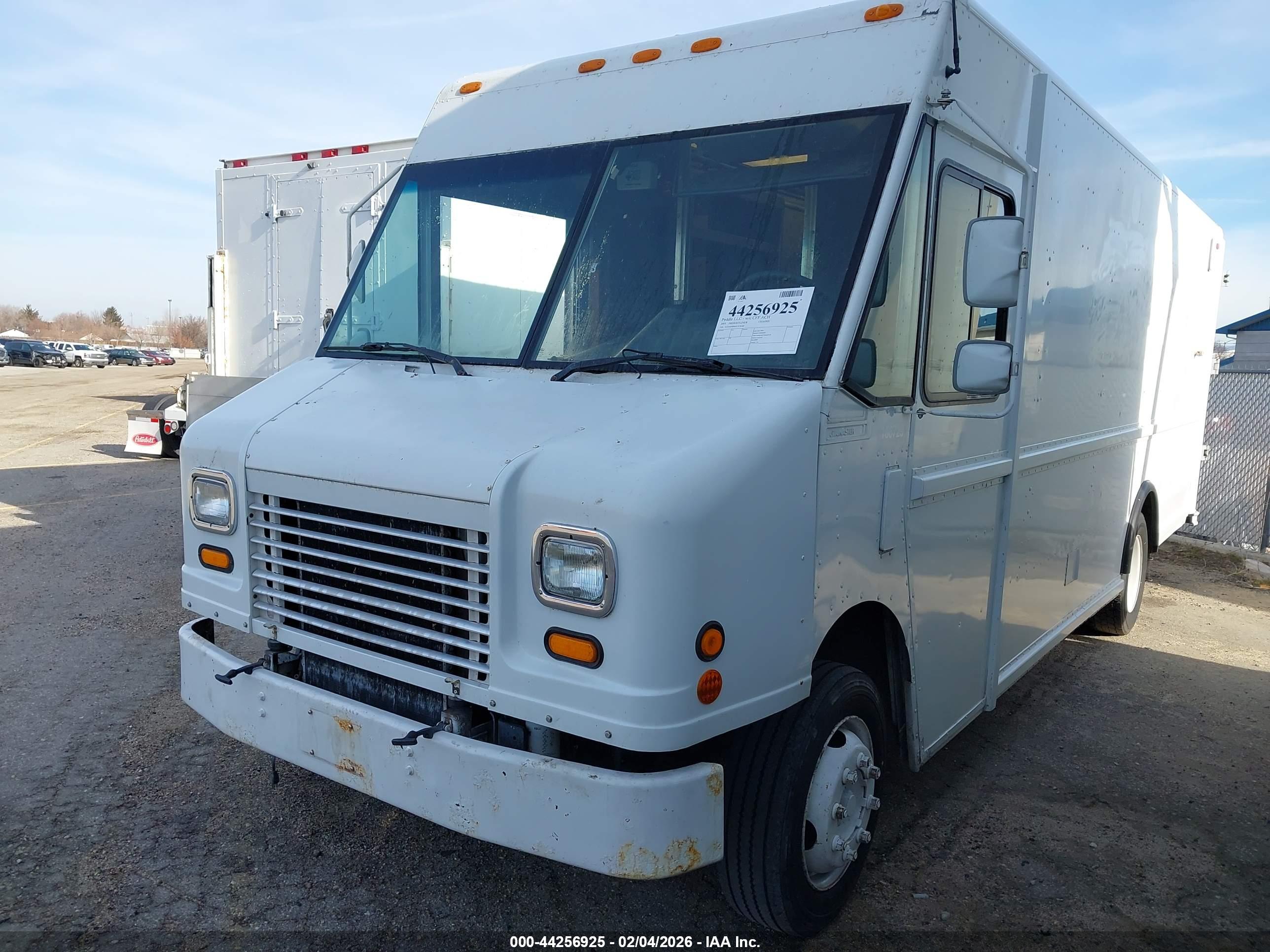 FREIGHTLINER CHASSIS image 2