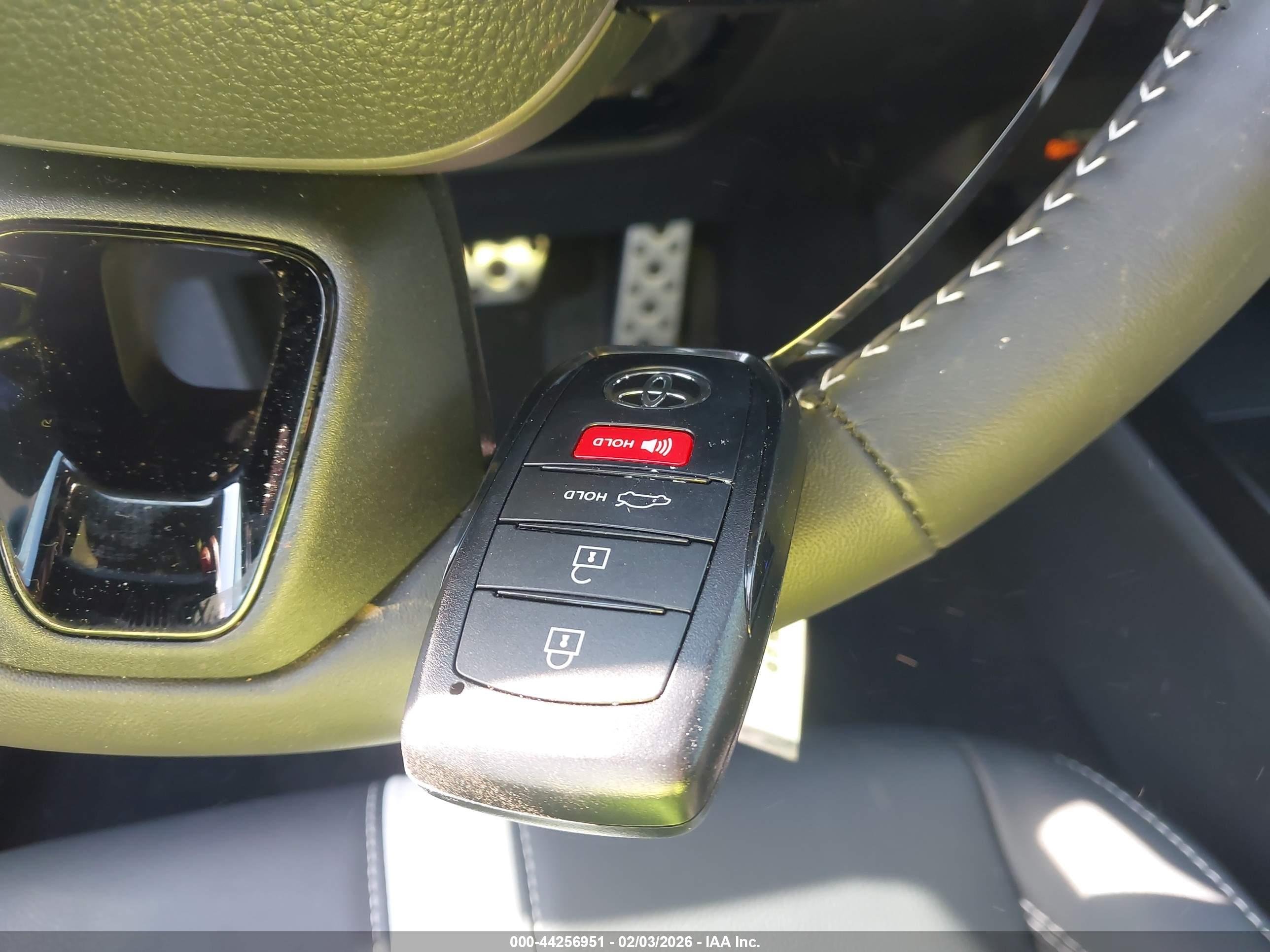 TOYOTA CAMRY image 11