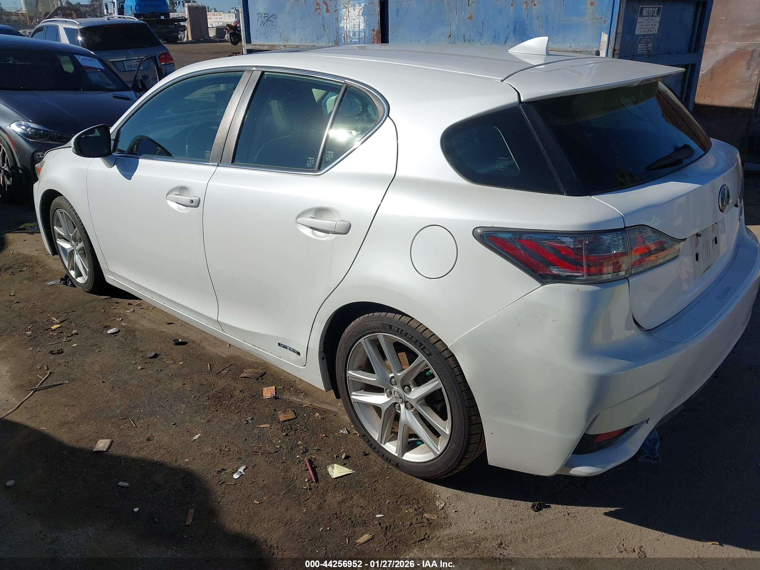 LEXUS CT image 3