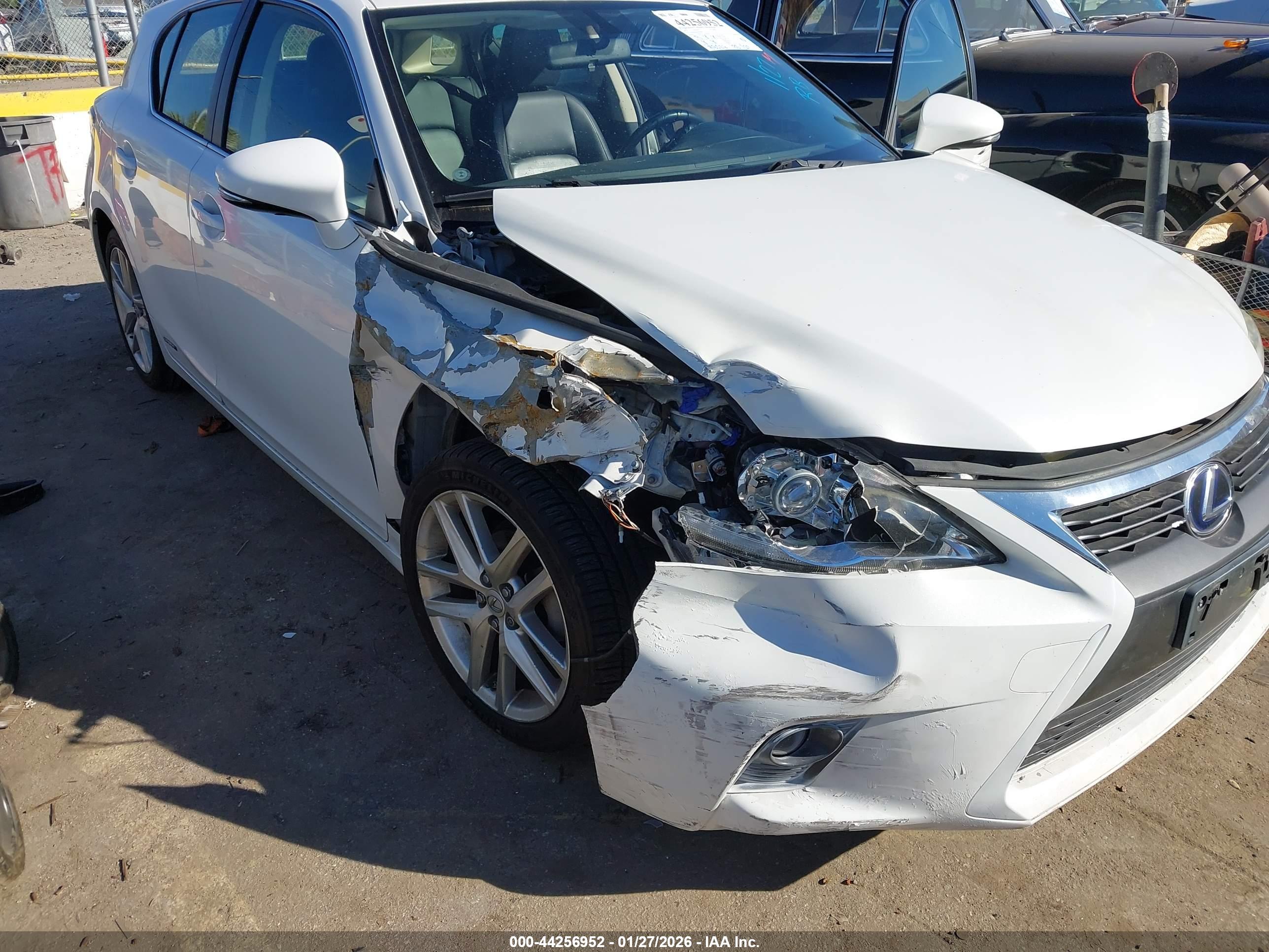 LEXUS CT image 6
