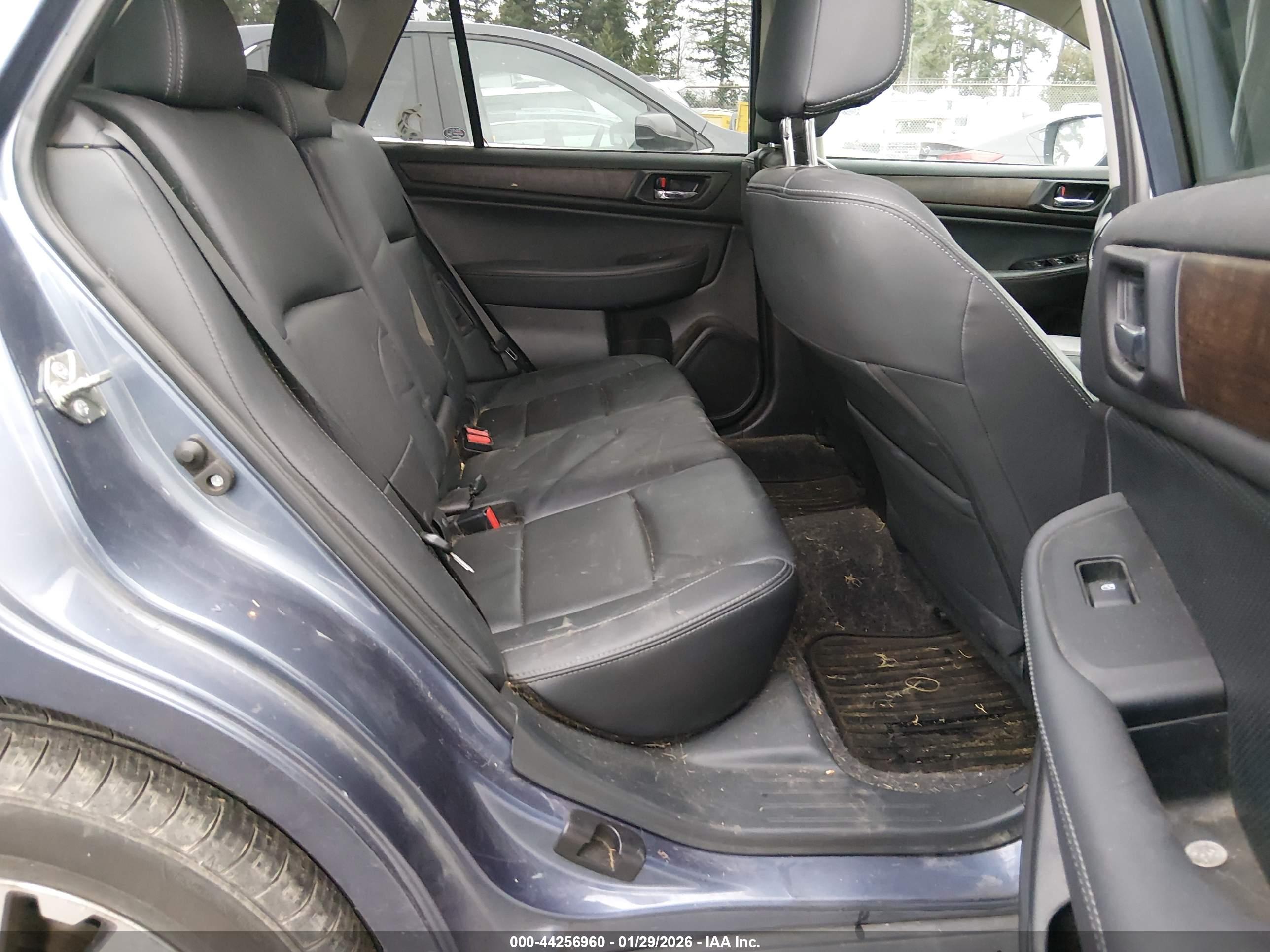 SUBARU OUTBACK image 8