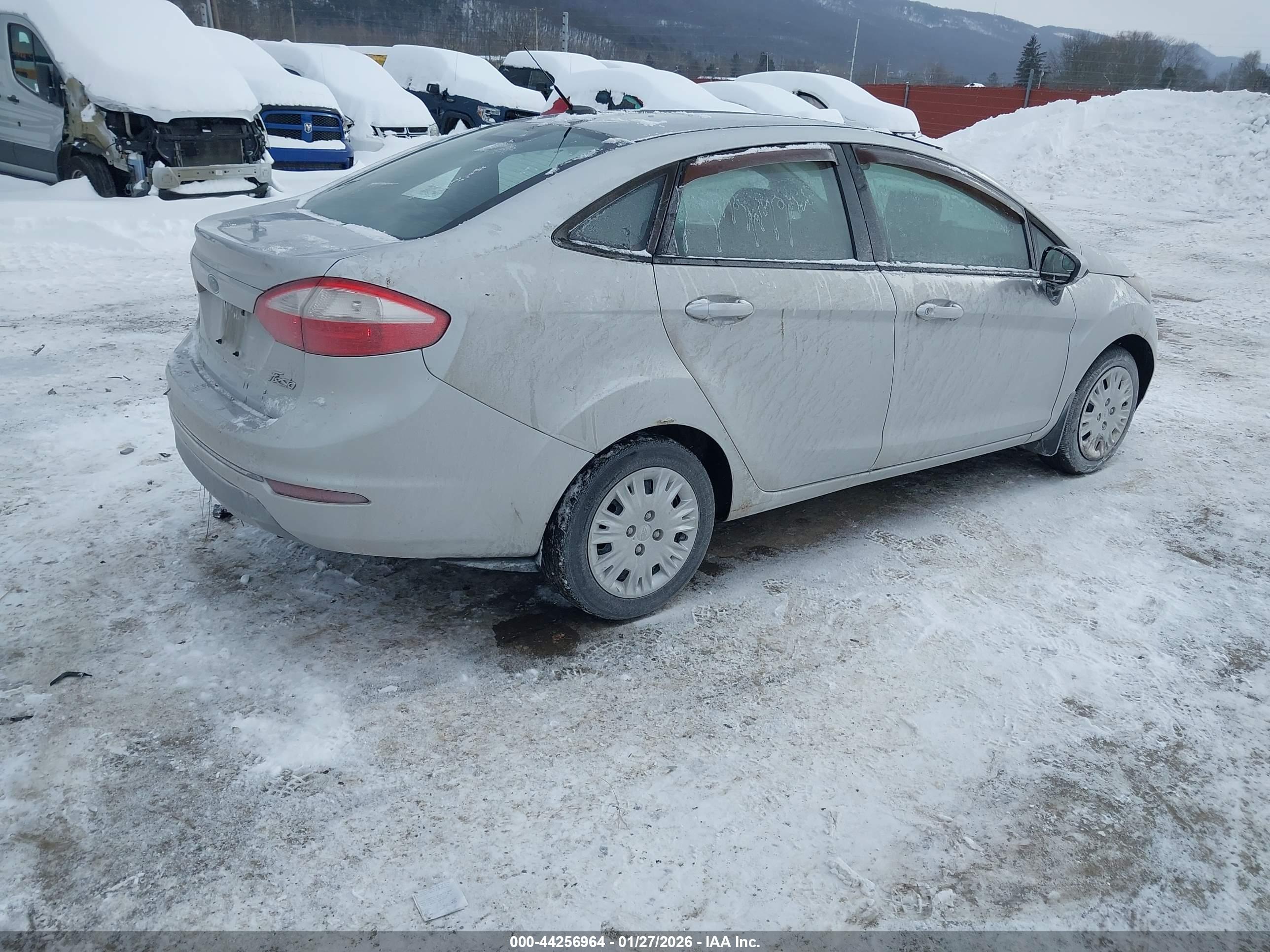 FORD FIESTA image 4
