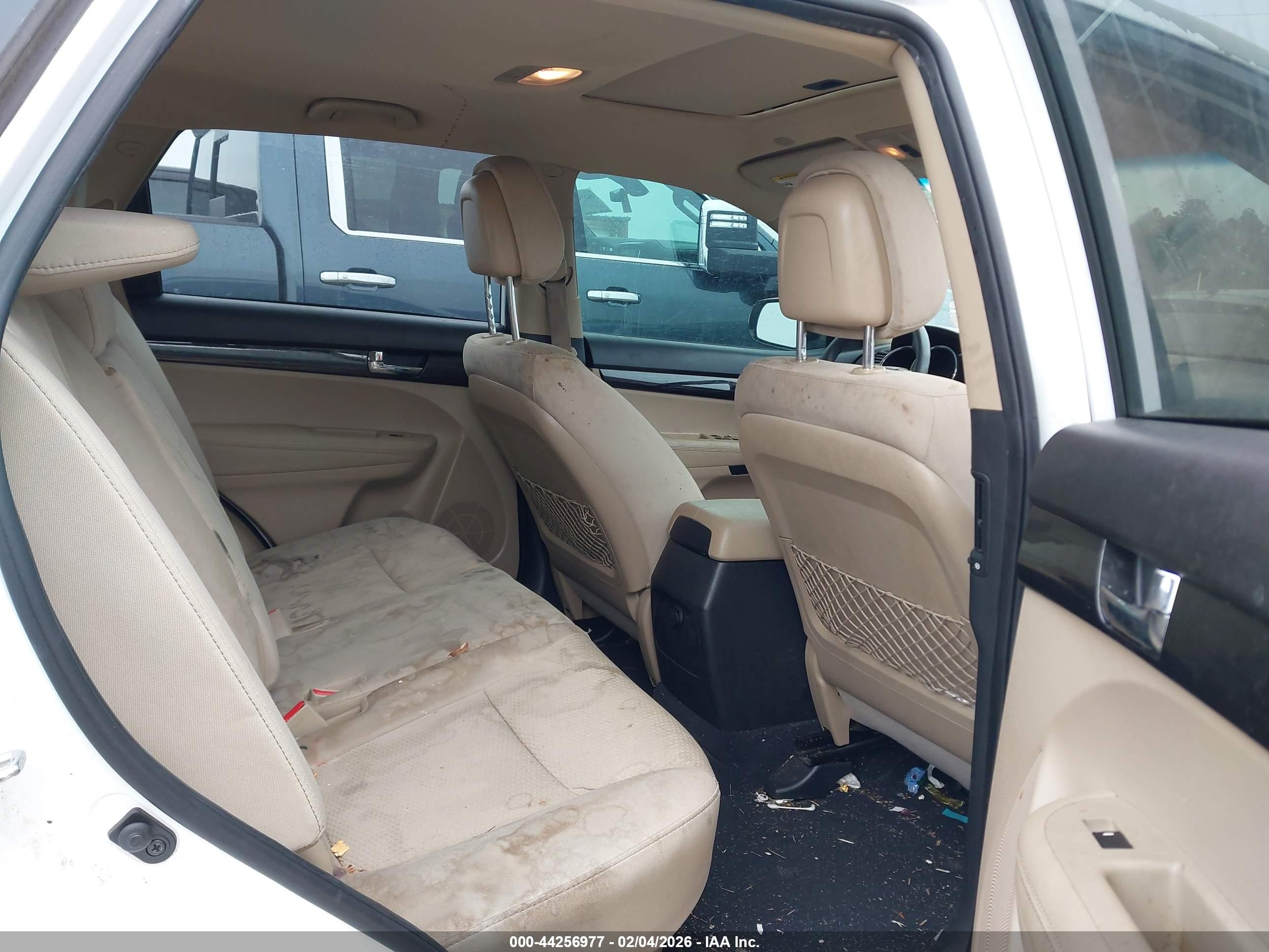 KIA SORENTO image 8