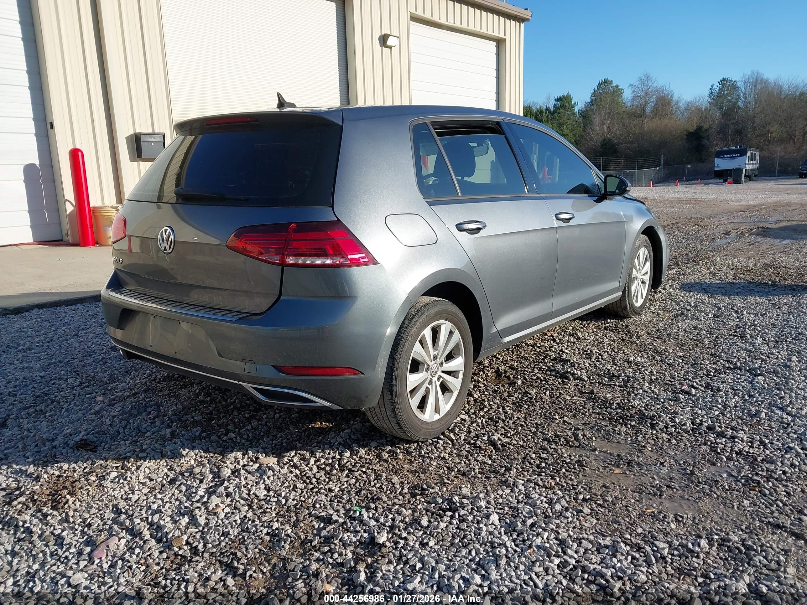 VOLKSWAGEN GOLF image 4