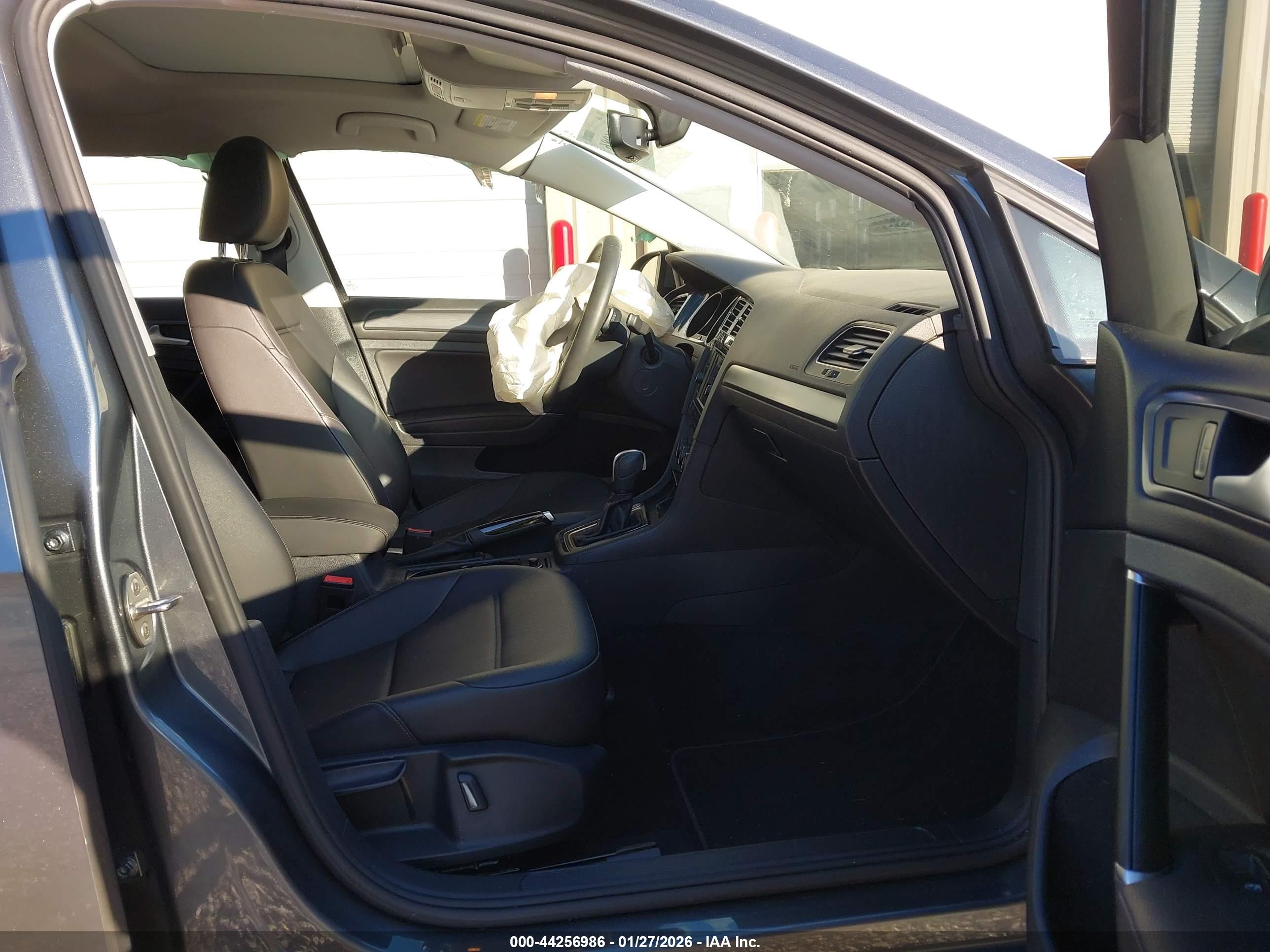 VOLKSWAGEN GOLF image 5