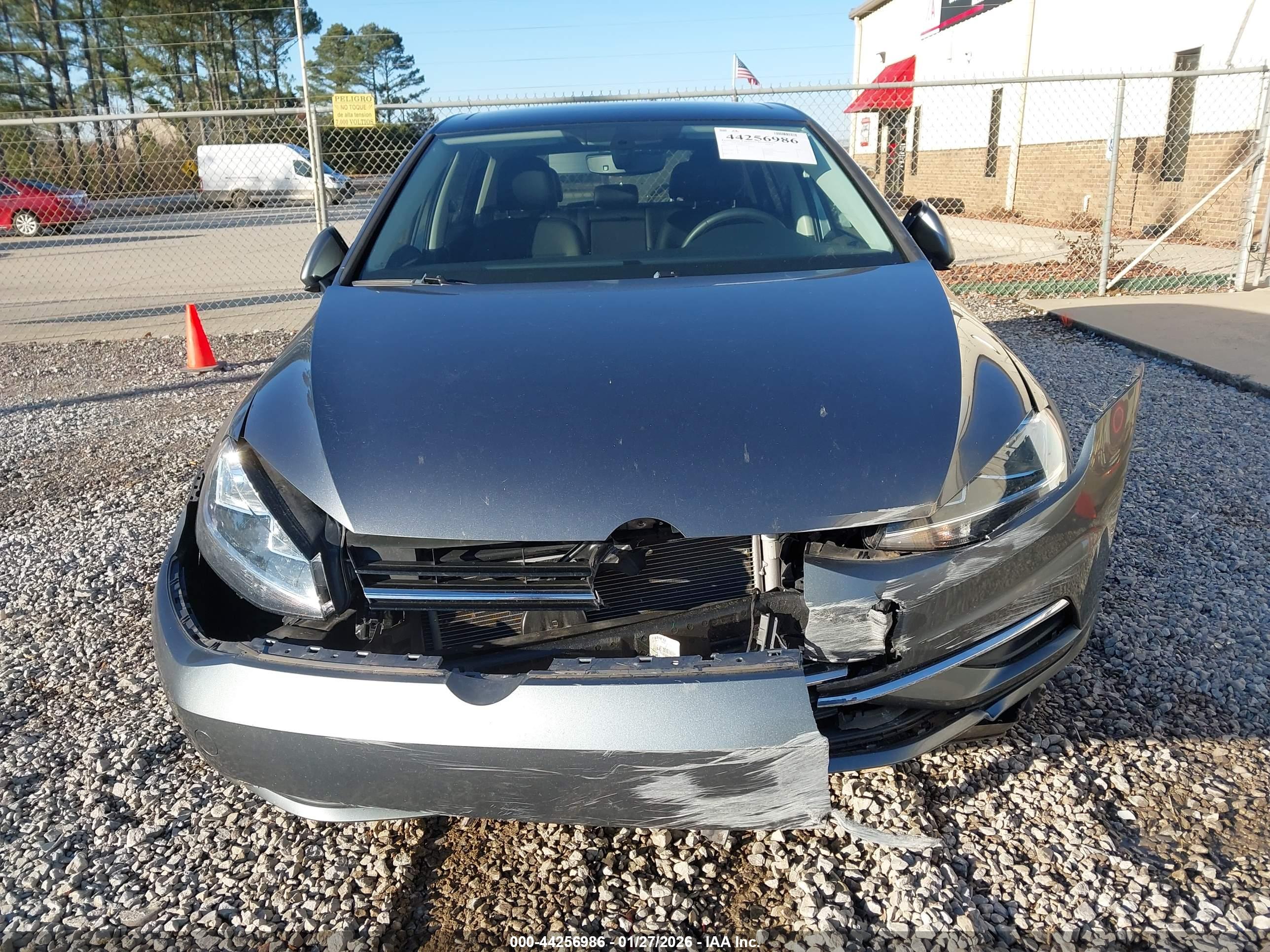 VOLKSWAGEN GOLF image 6