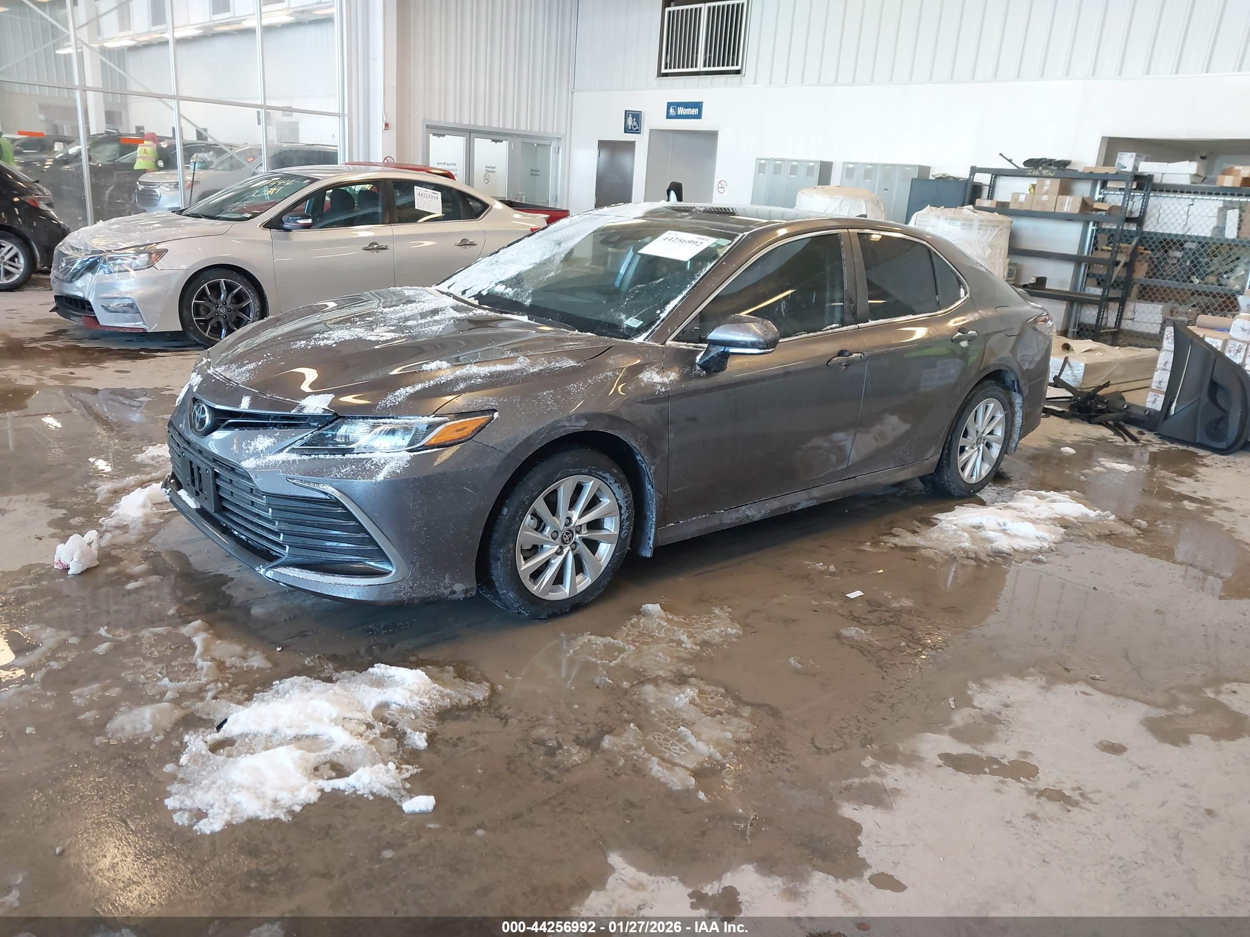 TOYOTA CAMRY image 2