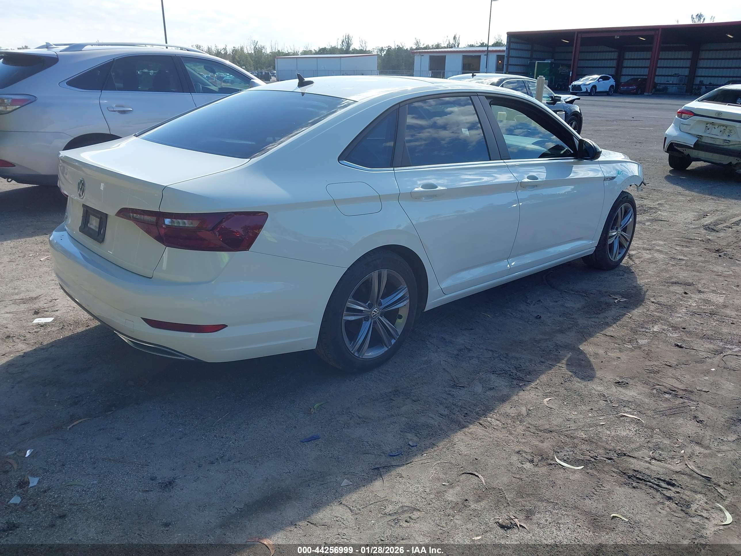 VOLKSWAGEN JETTA image 4