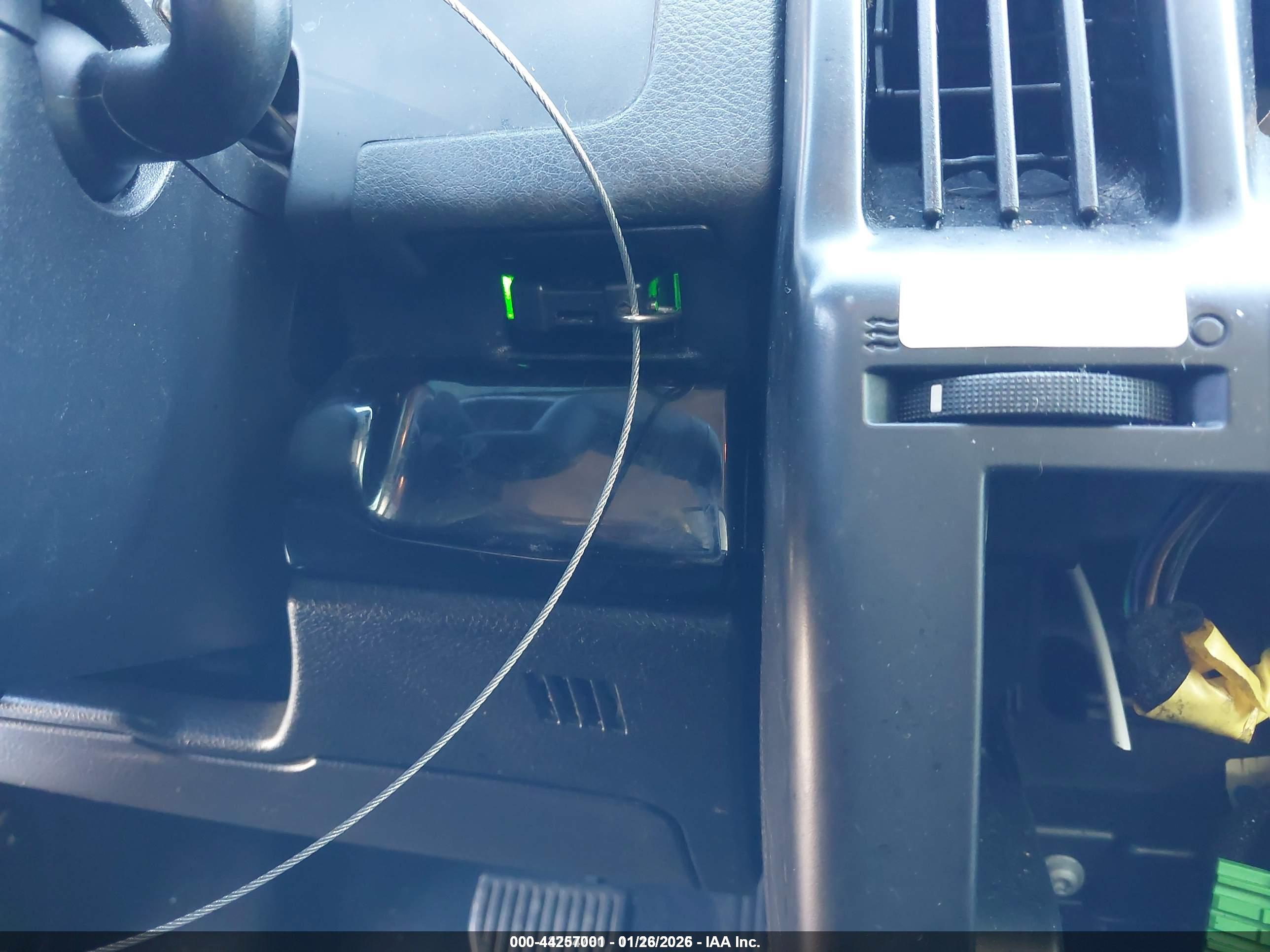 LAND ROVER image 11