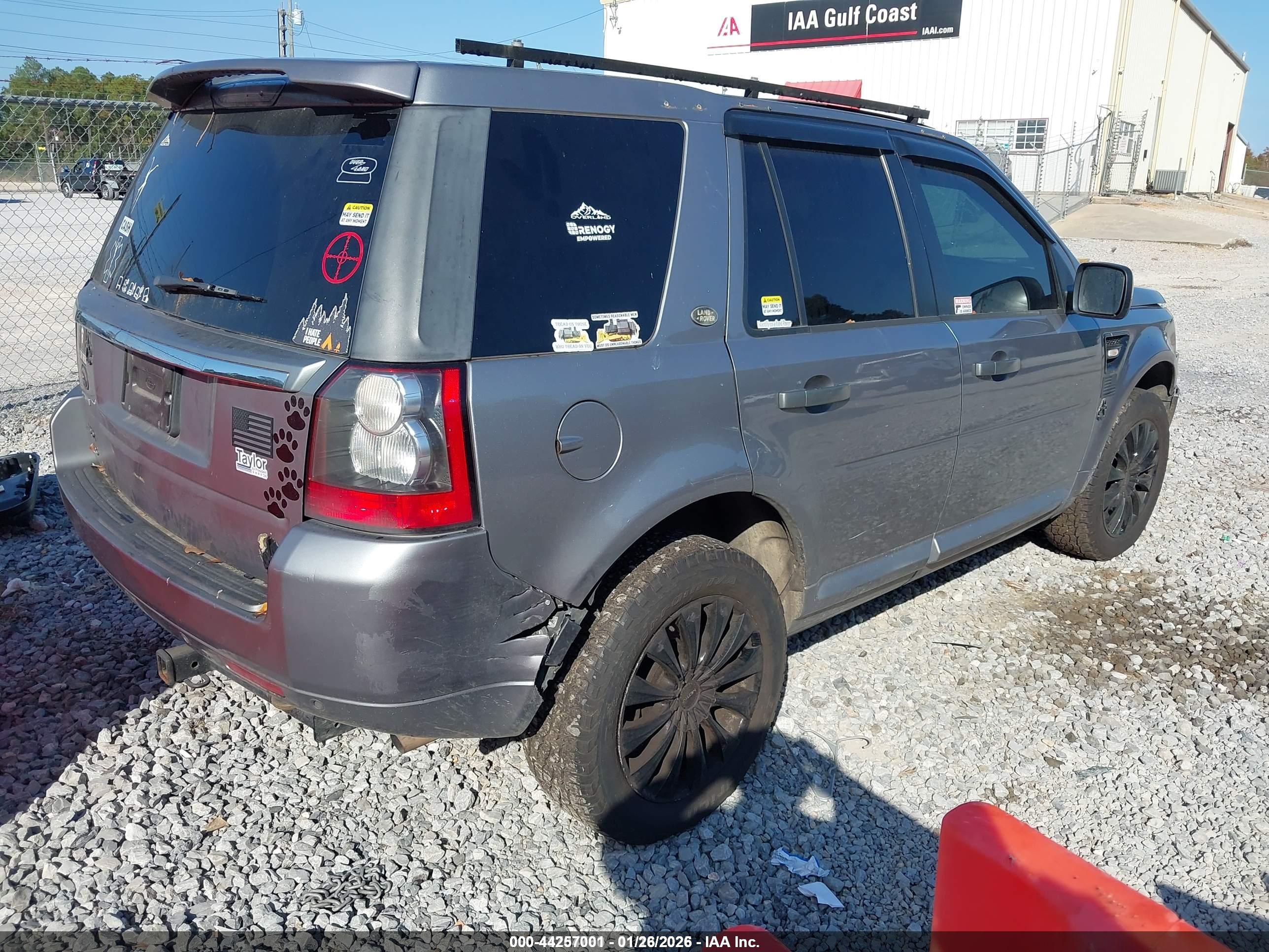 LAND ROVER image 4