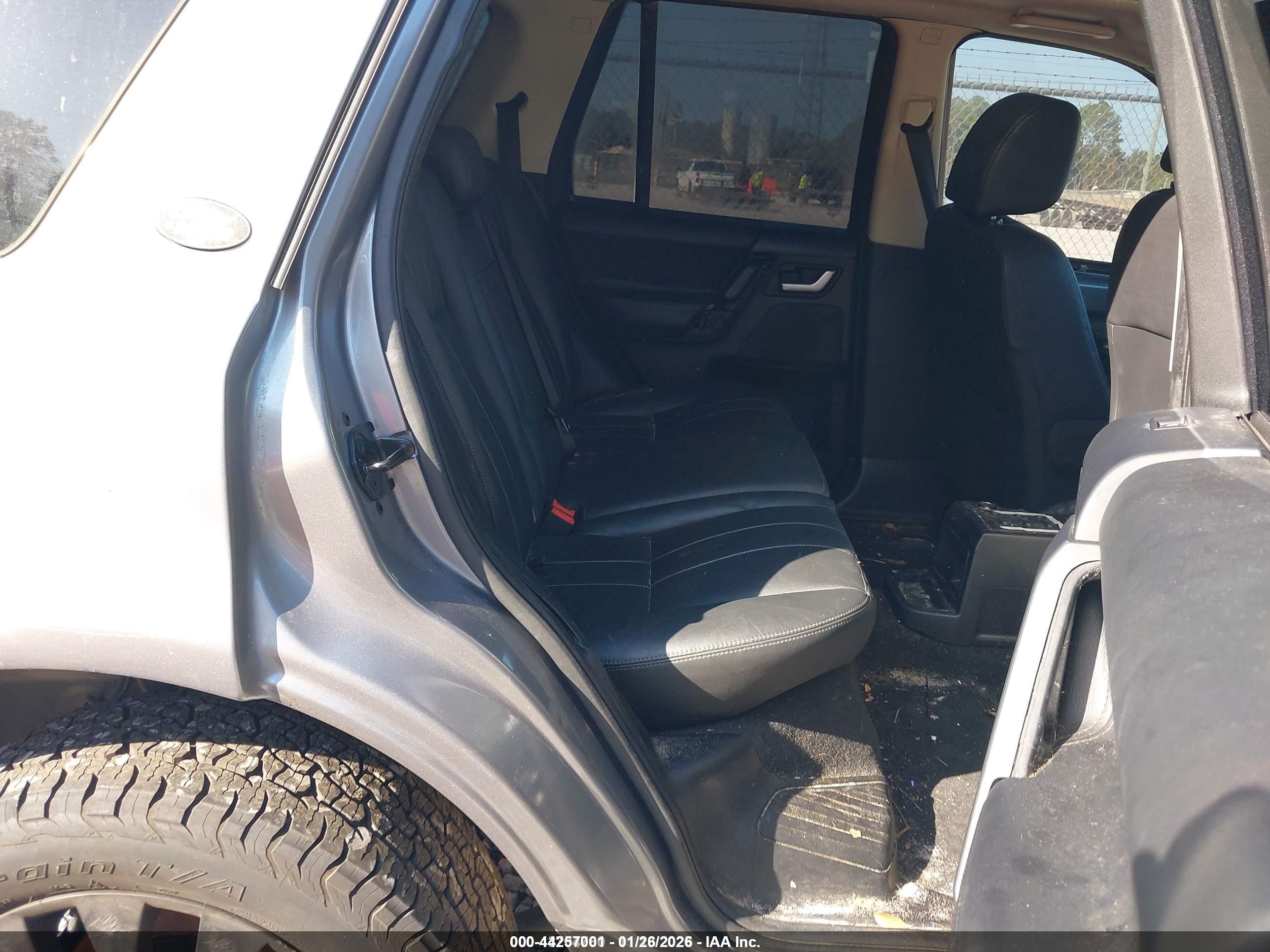 LAND ROVER image 8