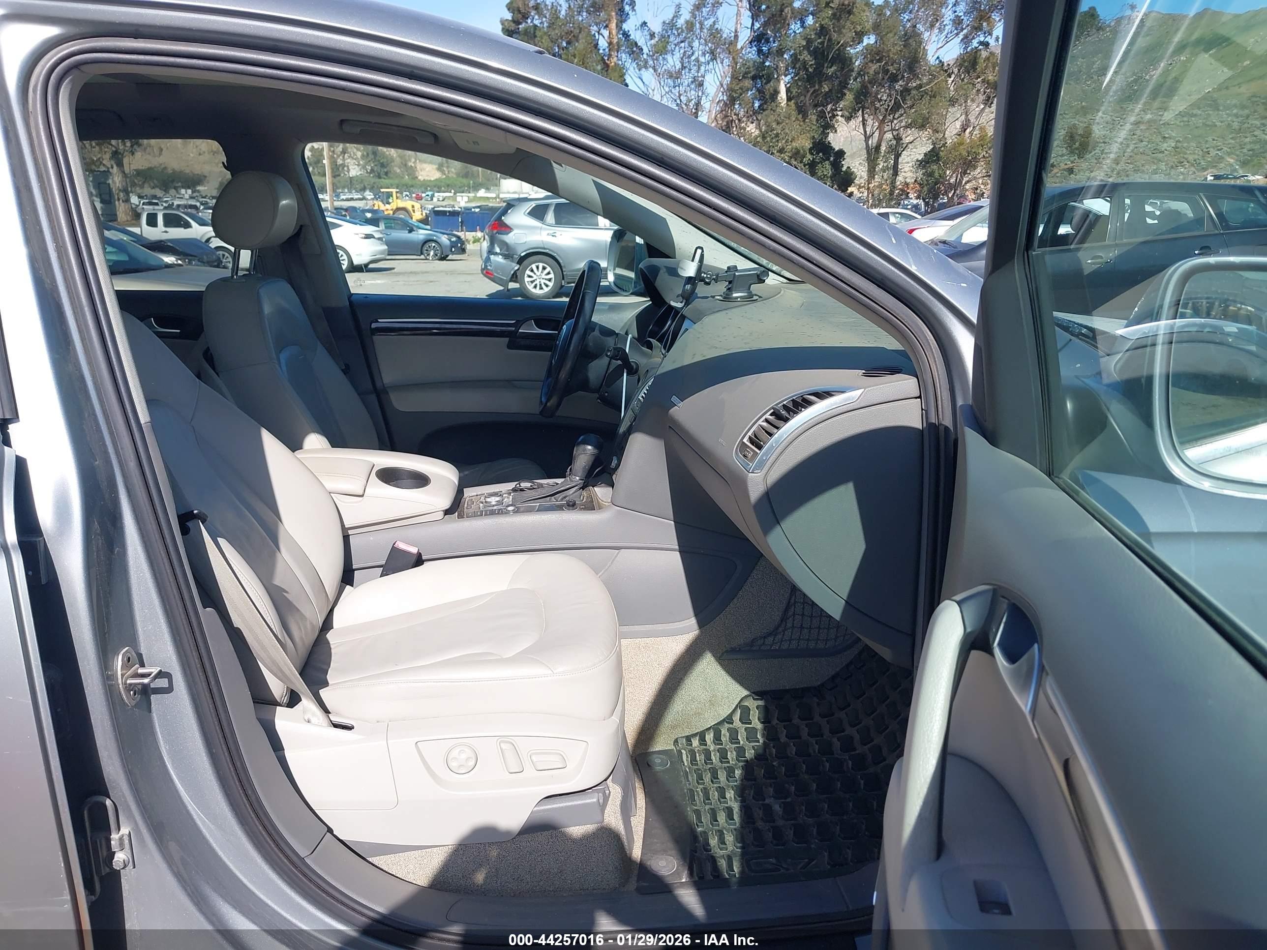 AUDI Q7 image 5