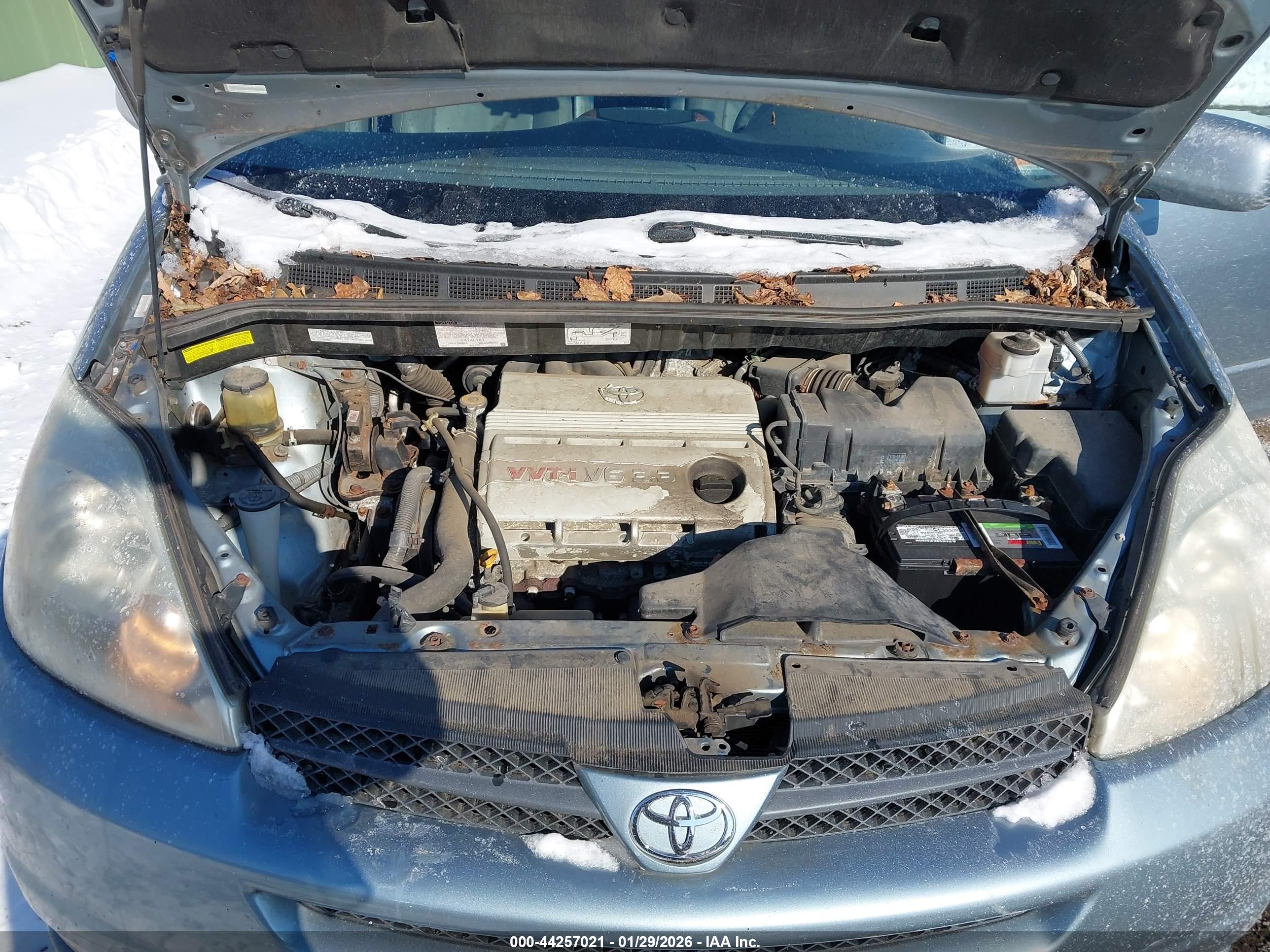 TOYOTA SIENNA image 10