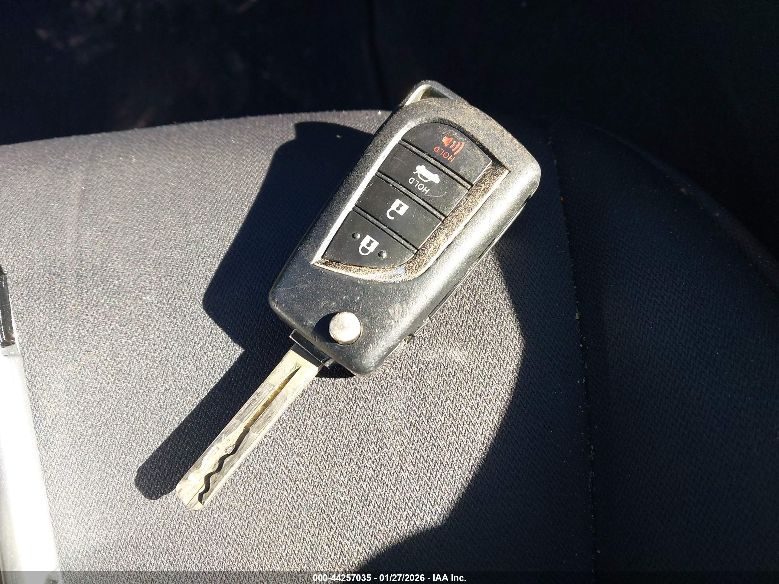 TOYOTA CAMRY image 11