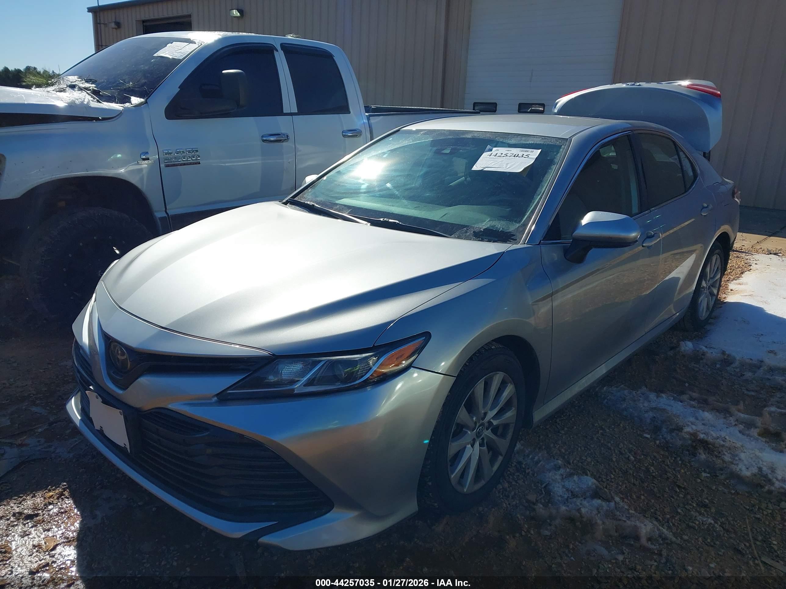 TOYOTA CAMRY image 2