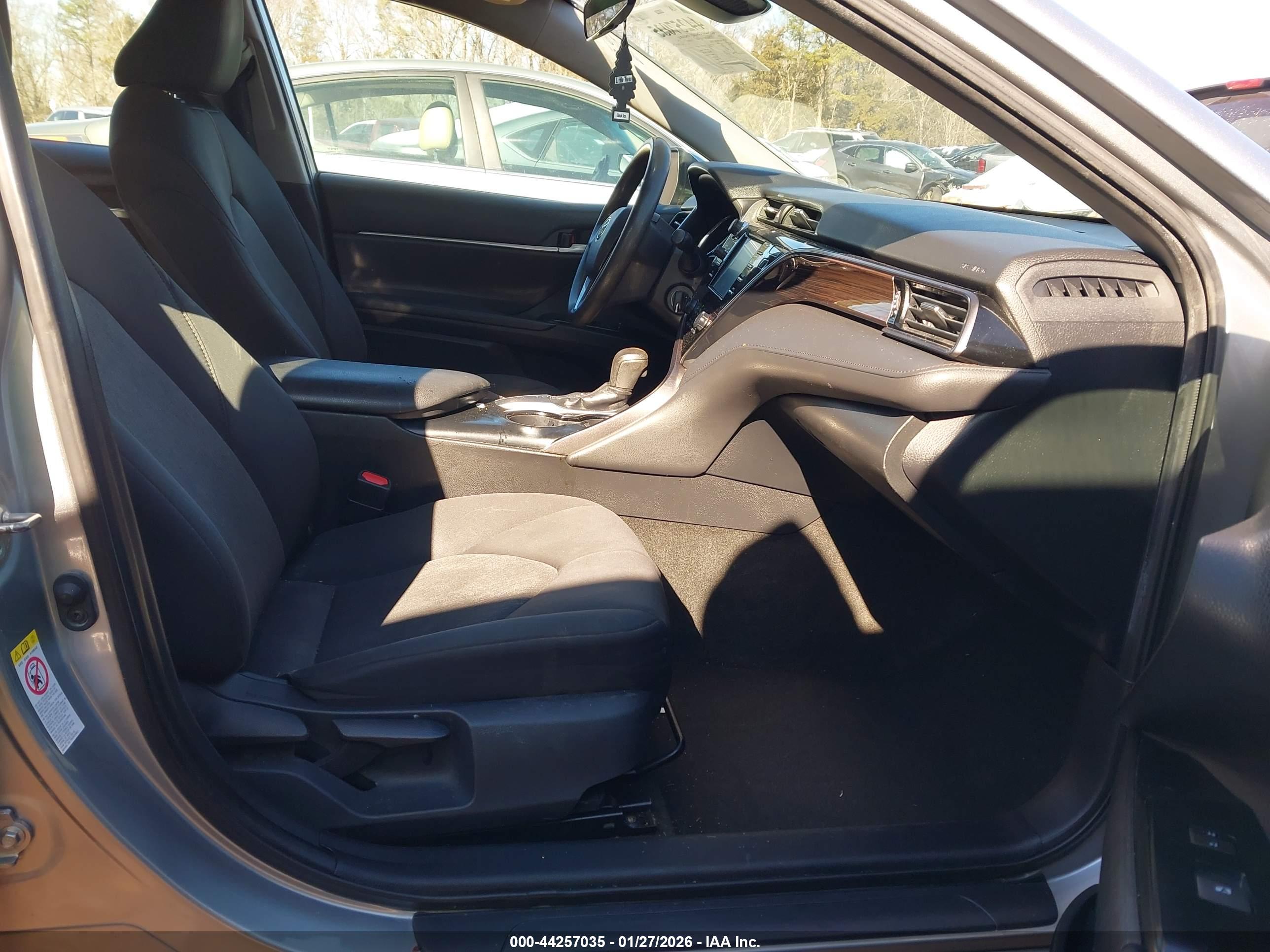 TOYOTA CAMRY image 5