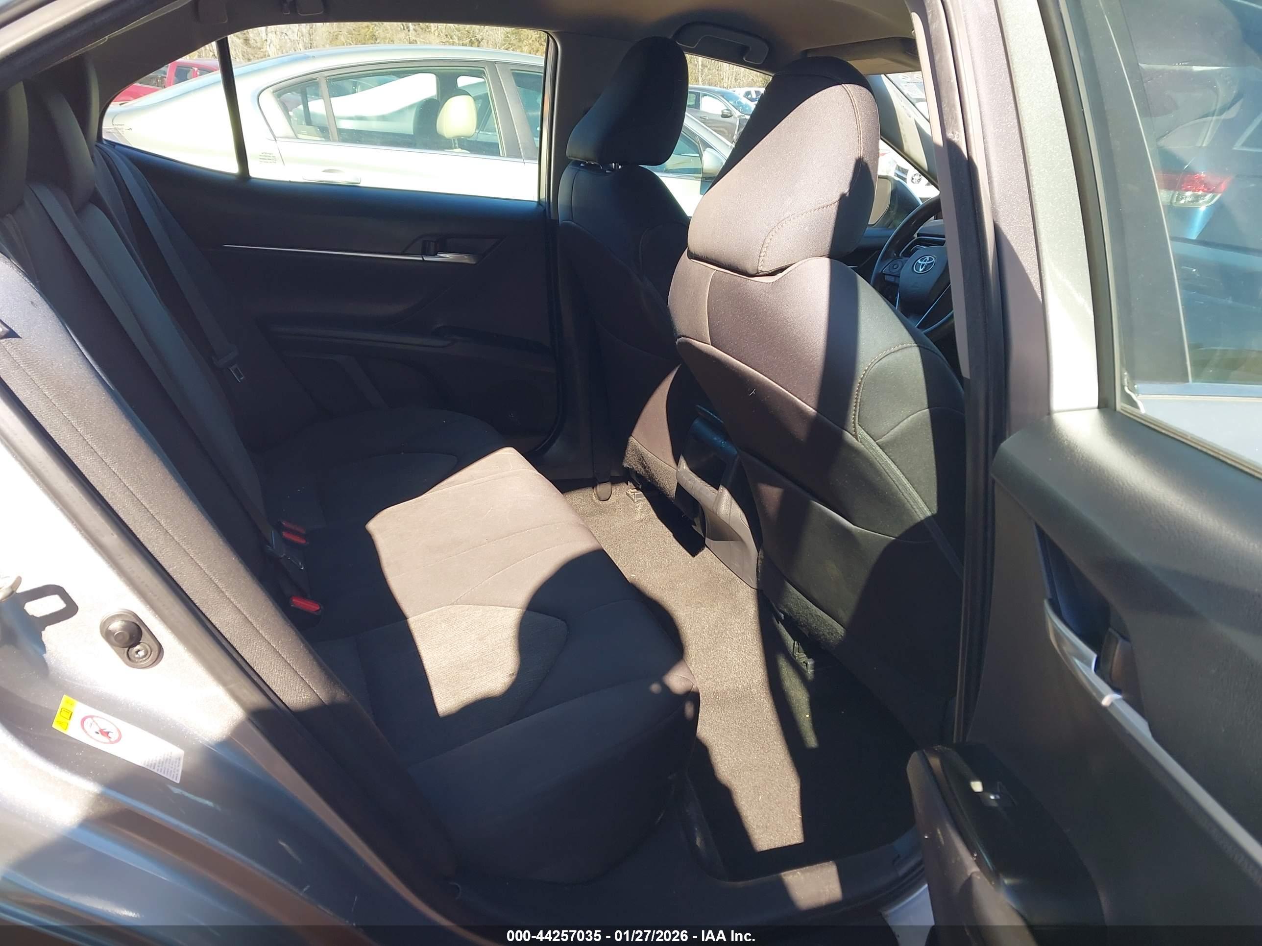 TOYOTA CAMRY image 8