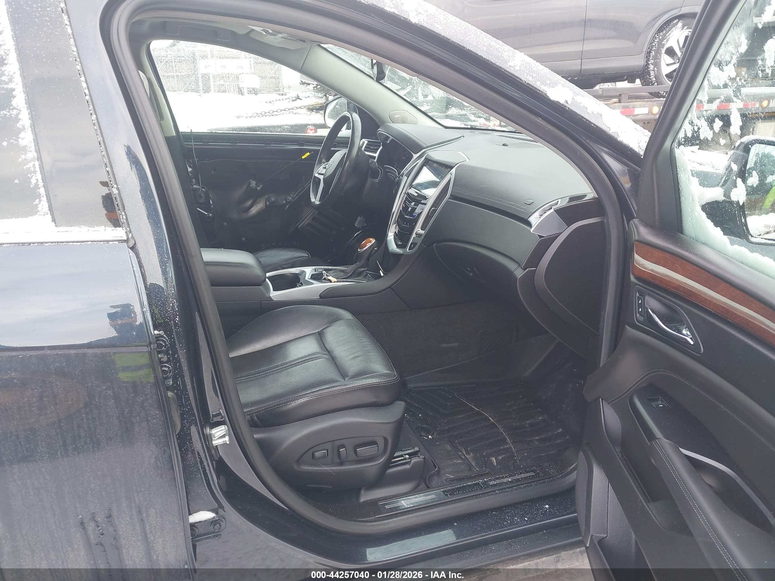 CADILLAC SRX image 5