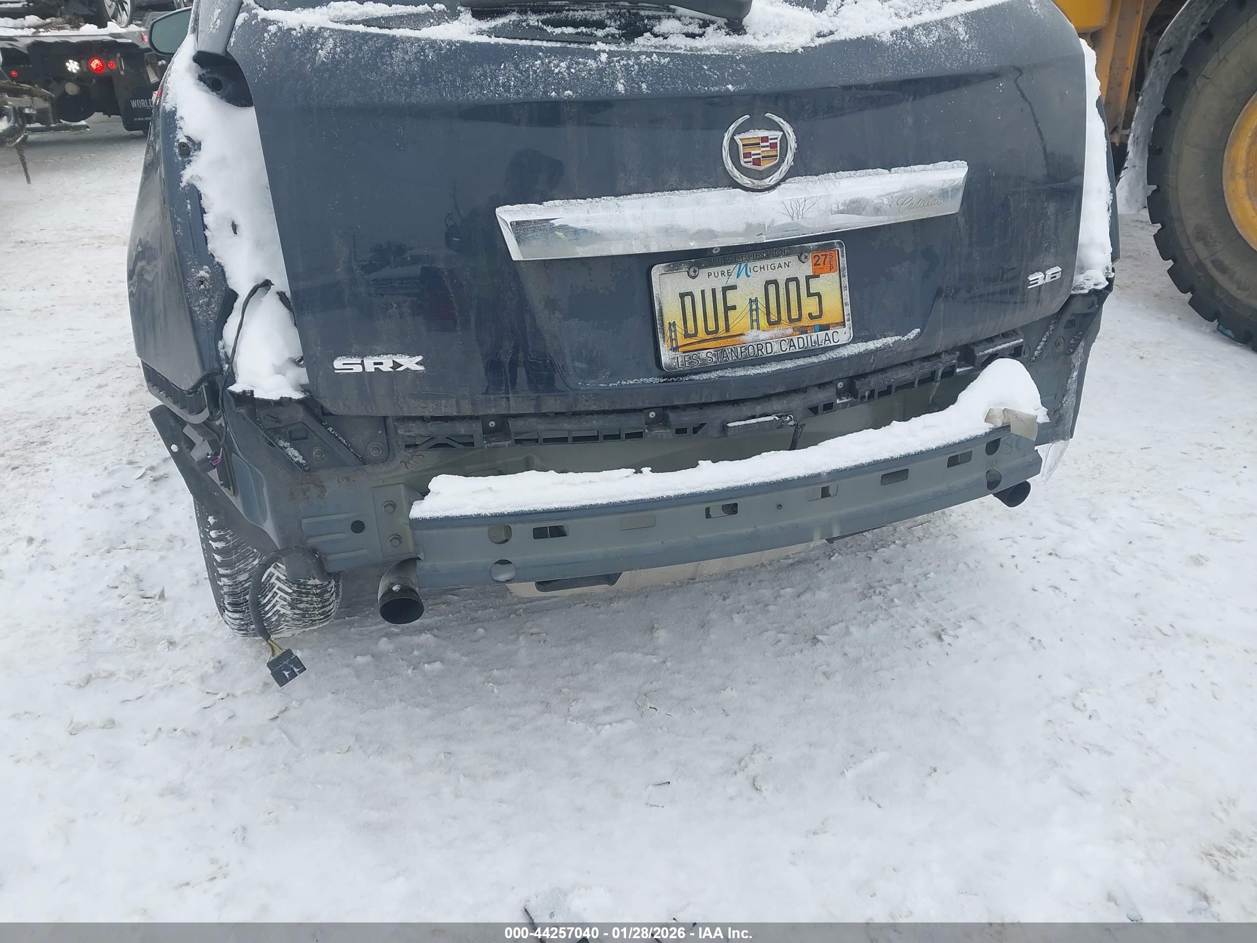 CADILLAC SRX image 6