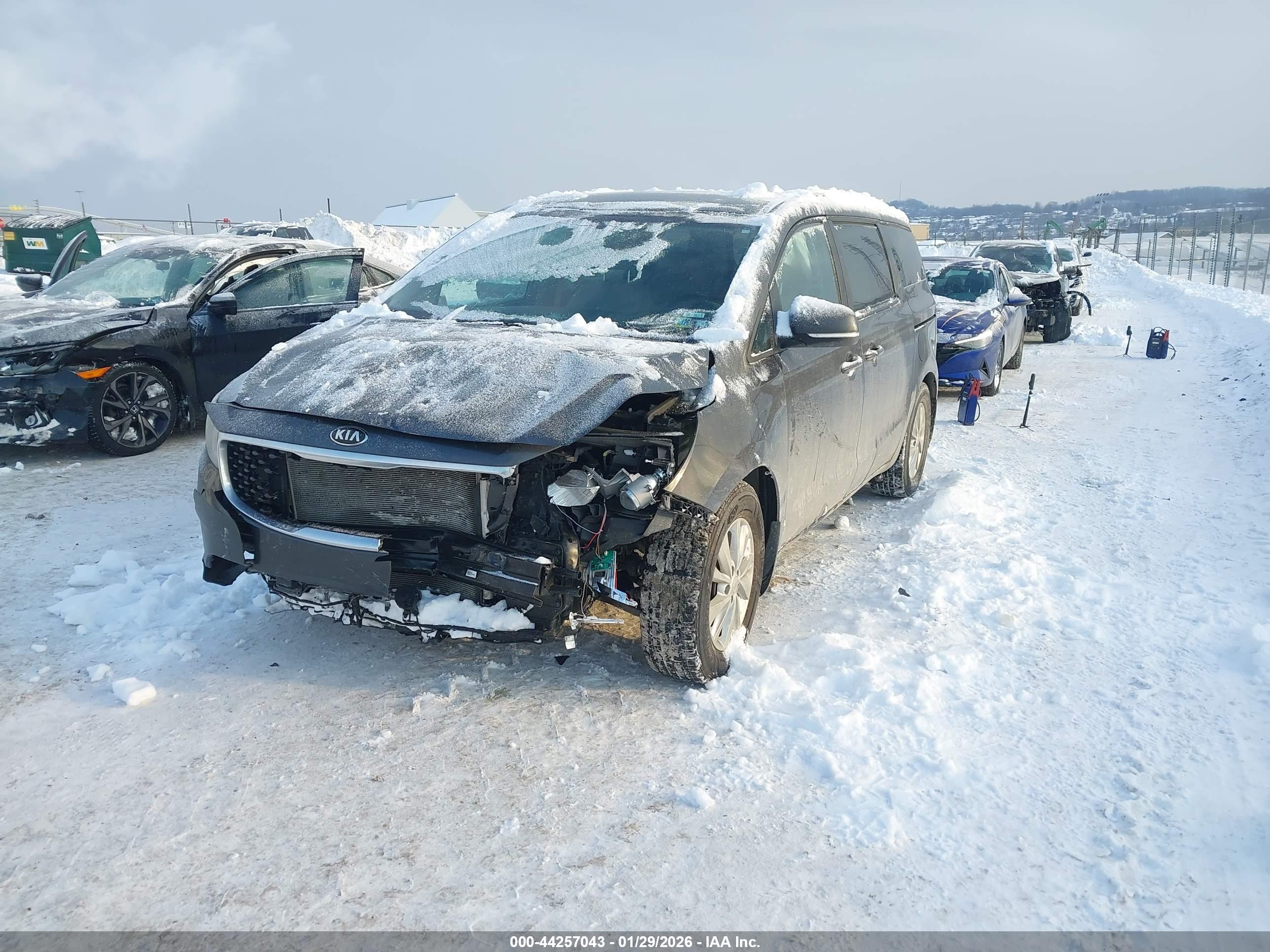 KIA SEDONA image 2