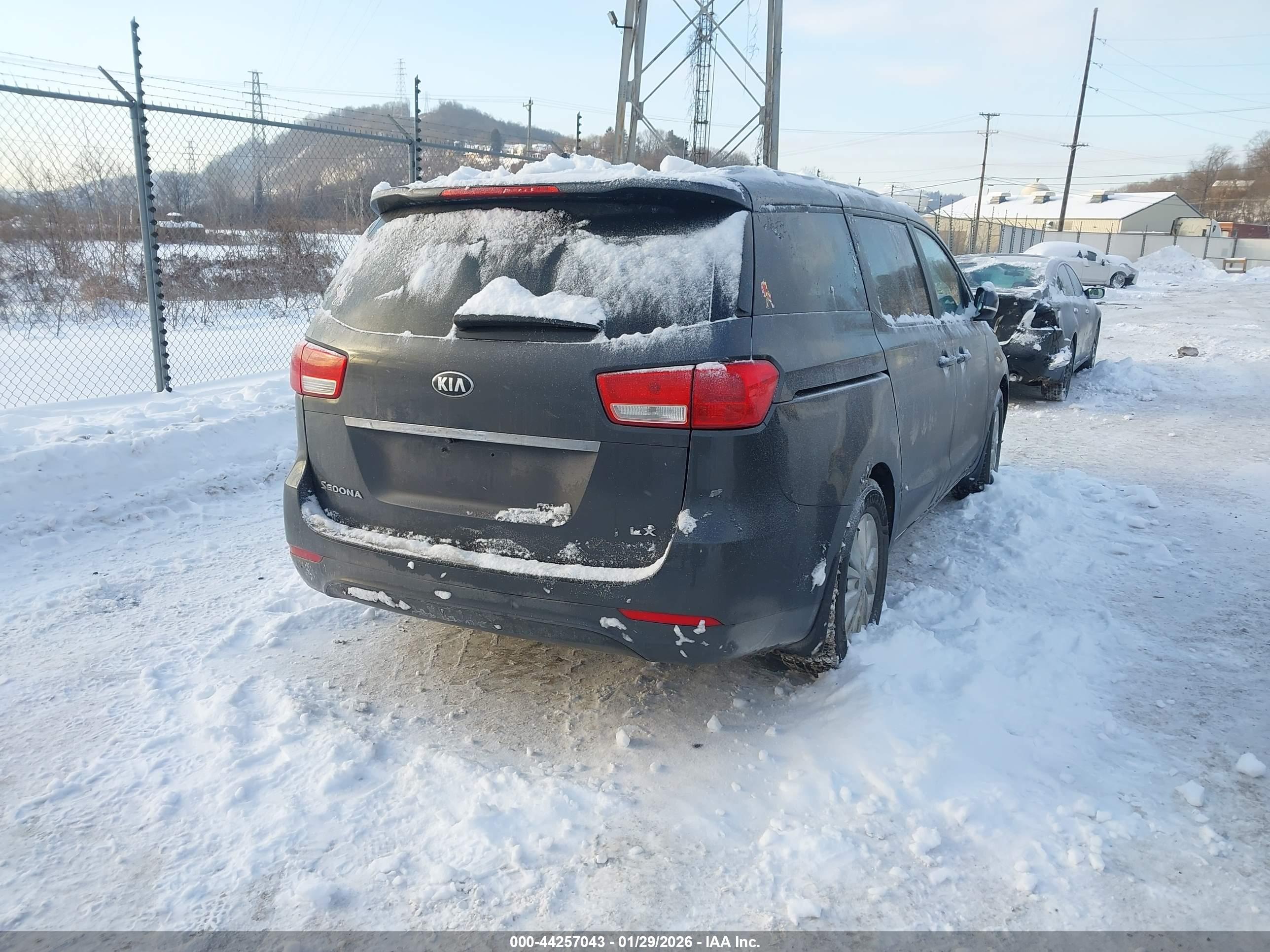 KIA SEDONA image 4