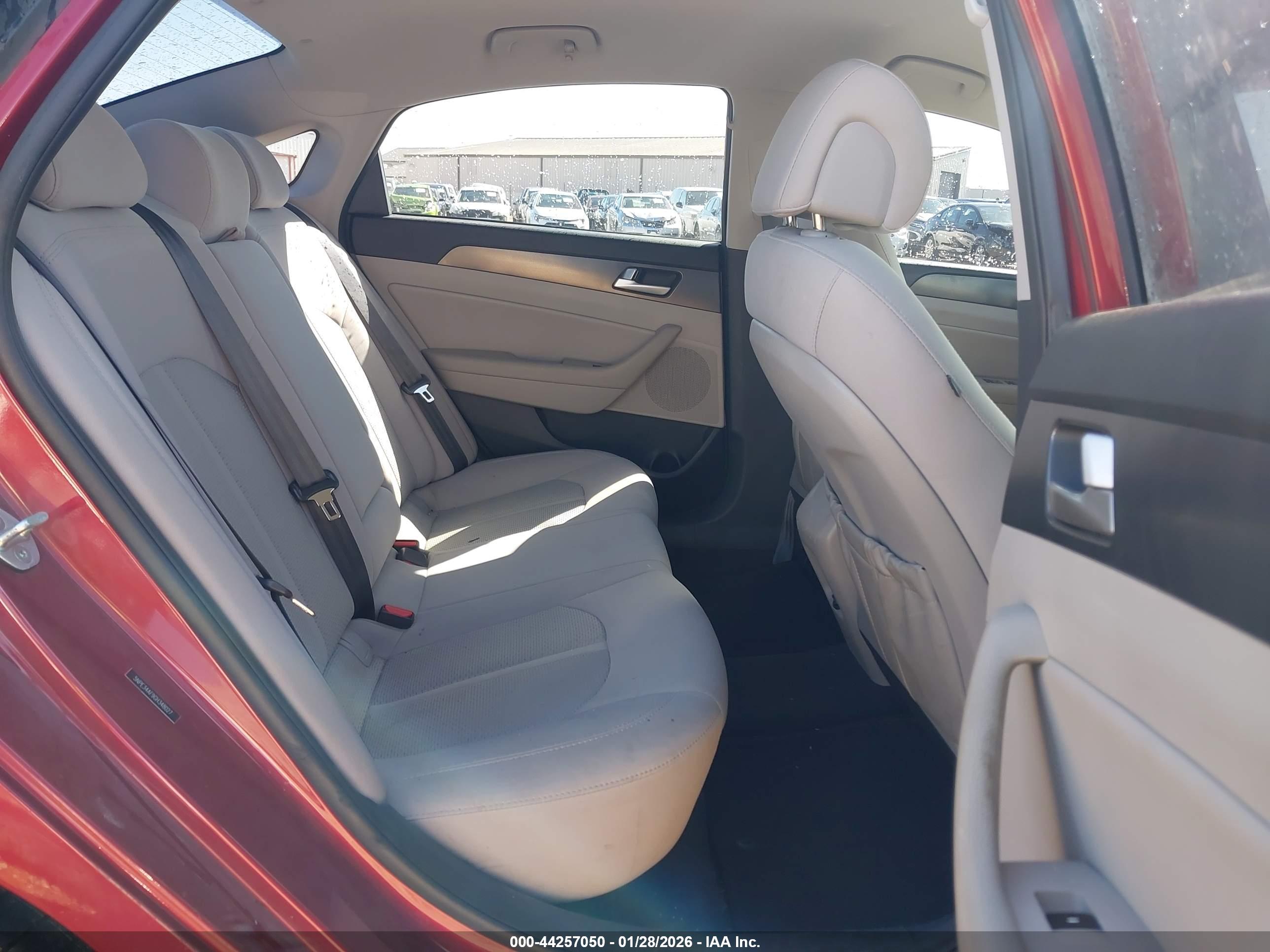 HYUNDAI SONATA image 8