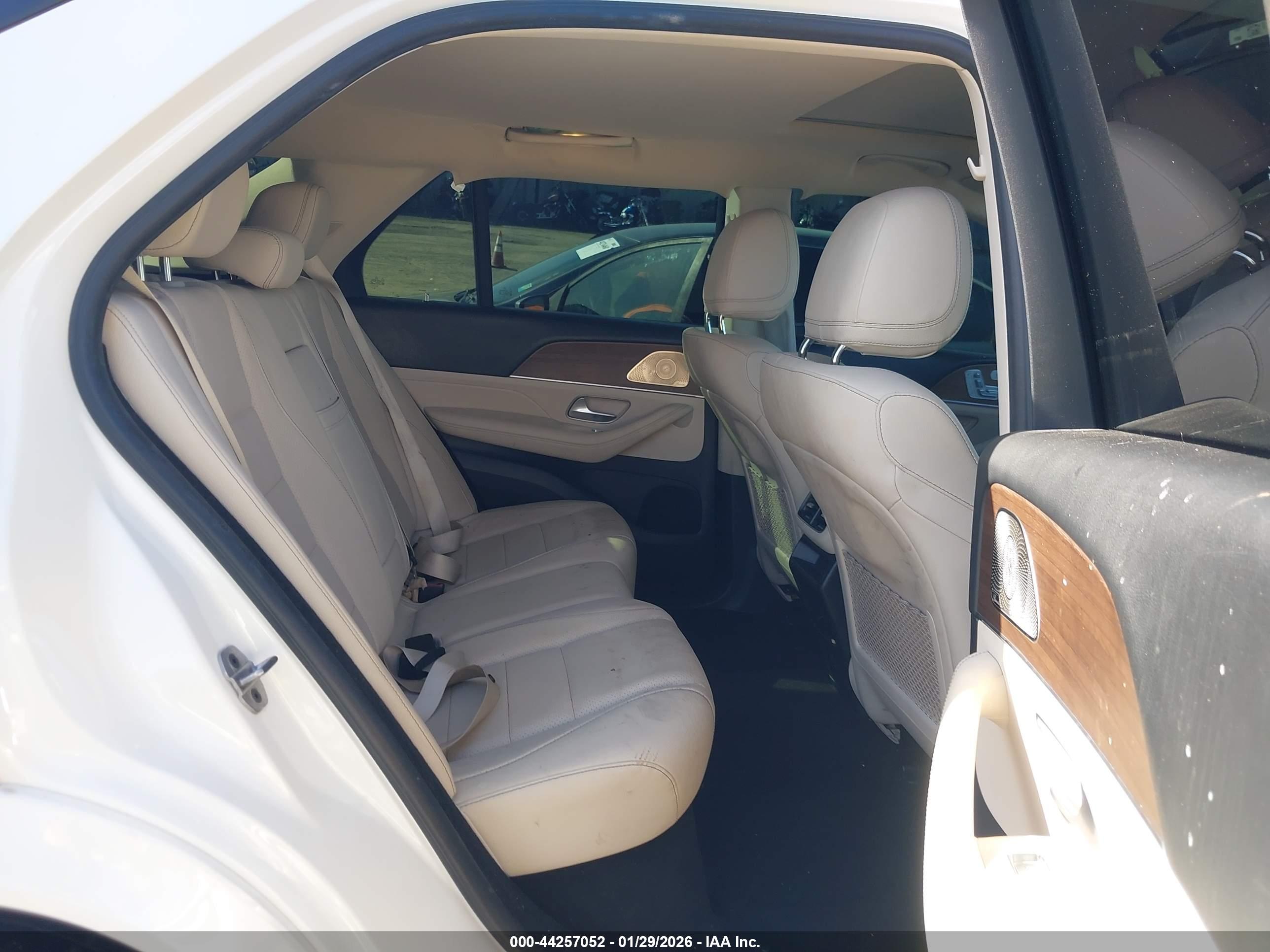 MERCEDES-BENZ GLE image 8