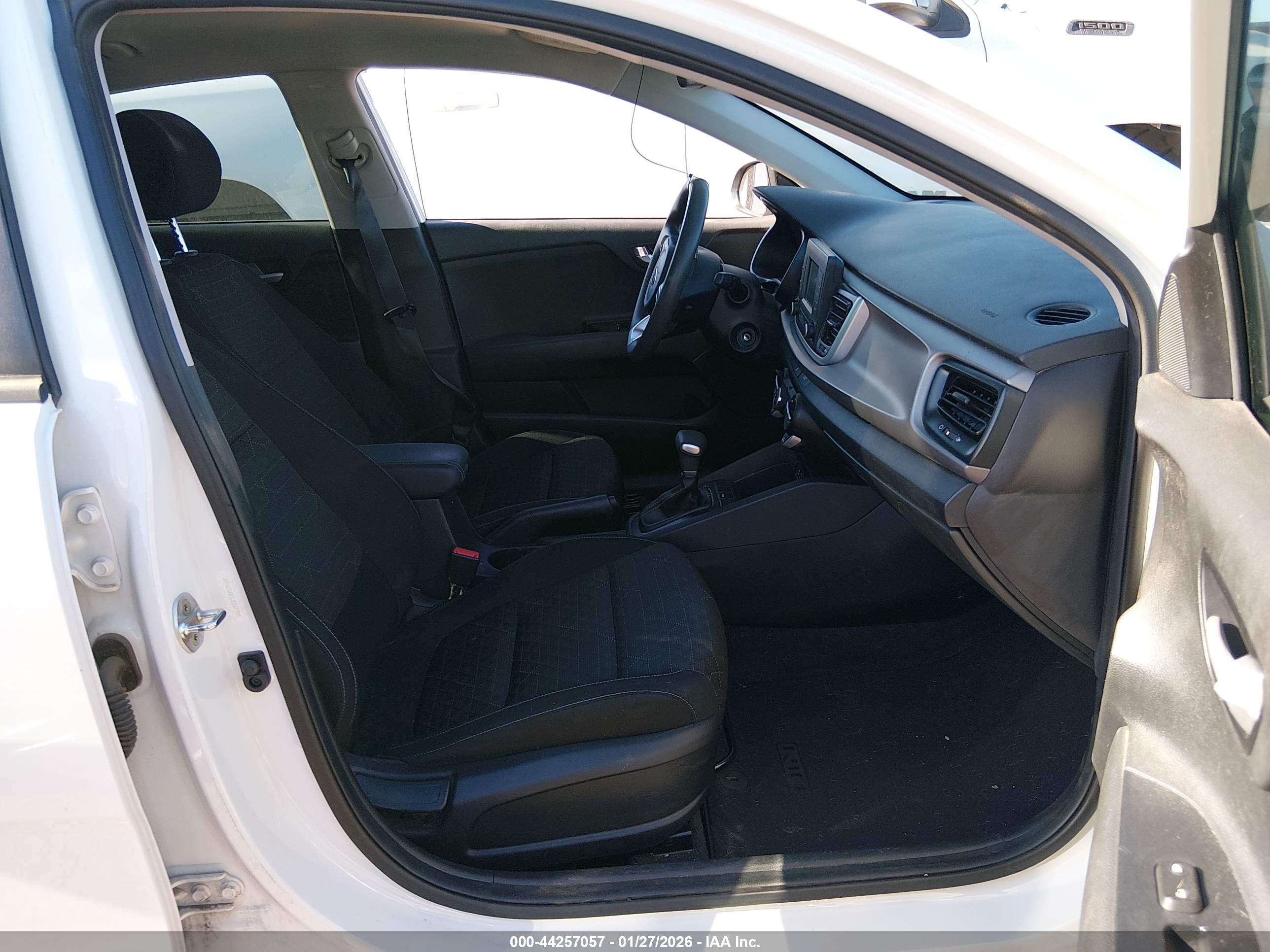 KIA RIO image 5
