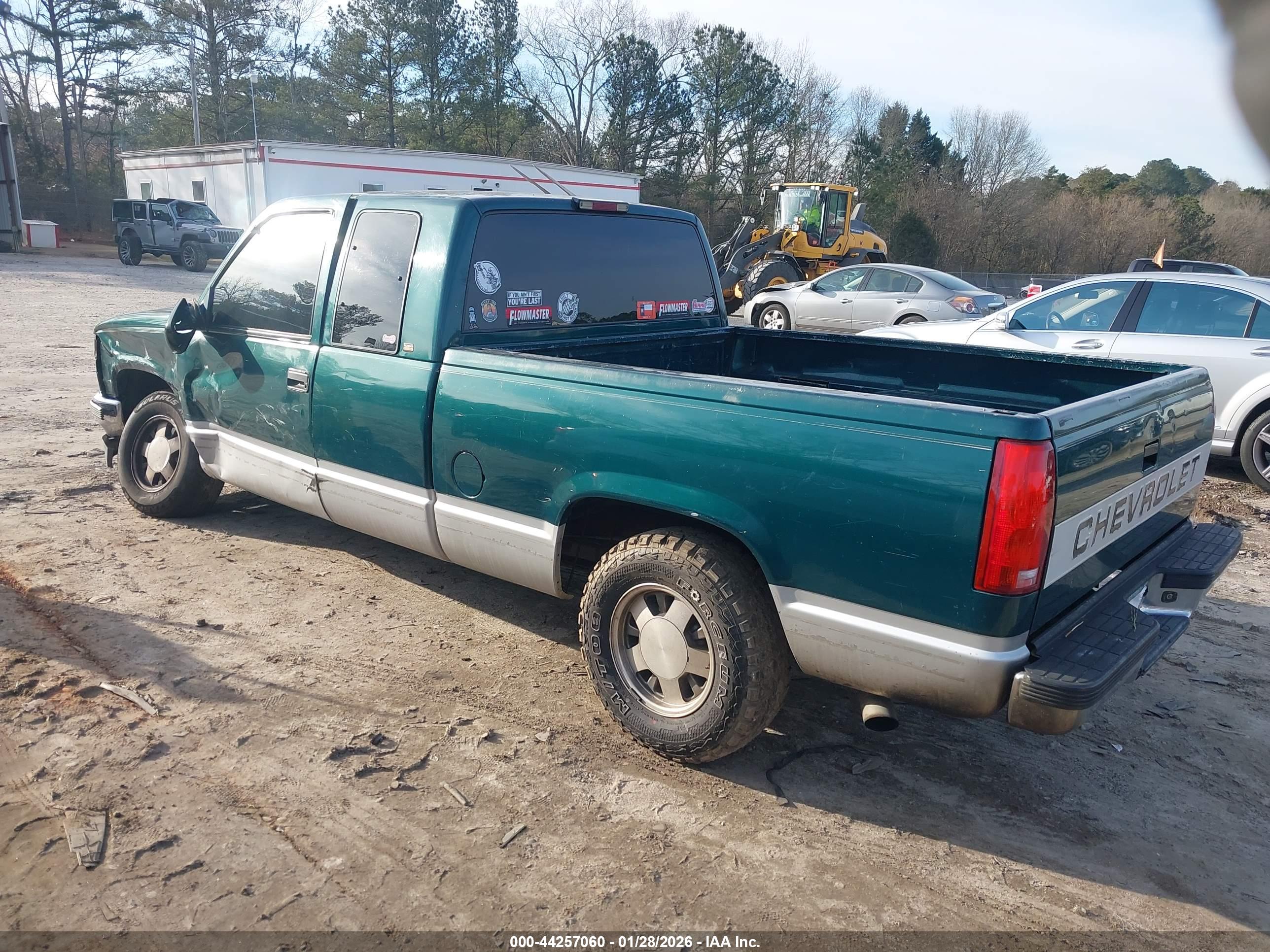 CHEVROLET C1500 image 3