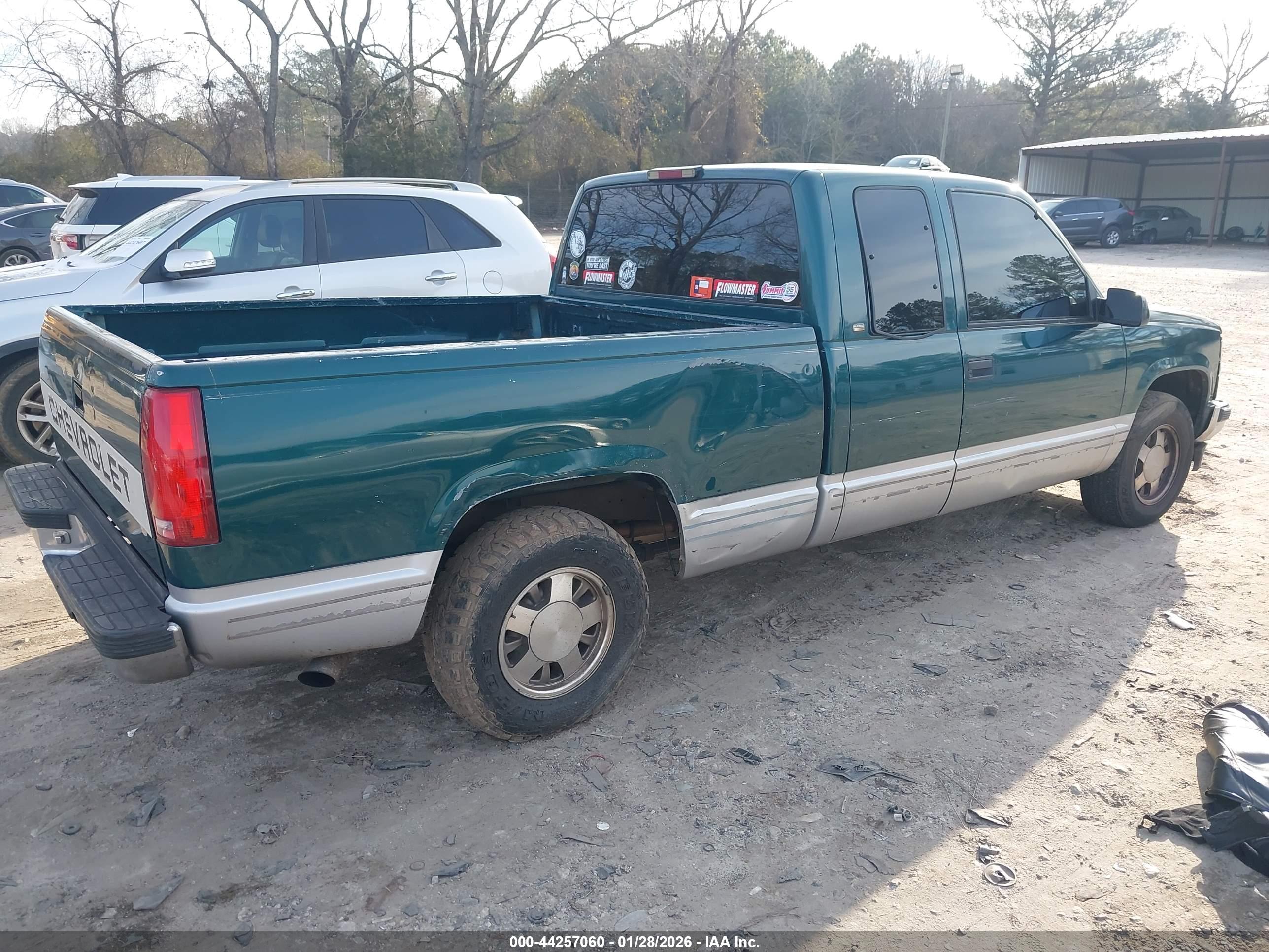 CHEVROLET C1500 image 4