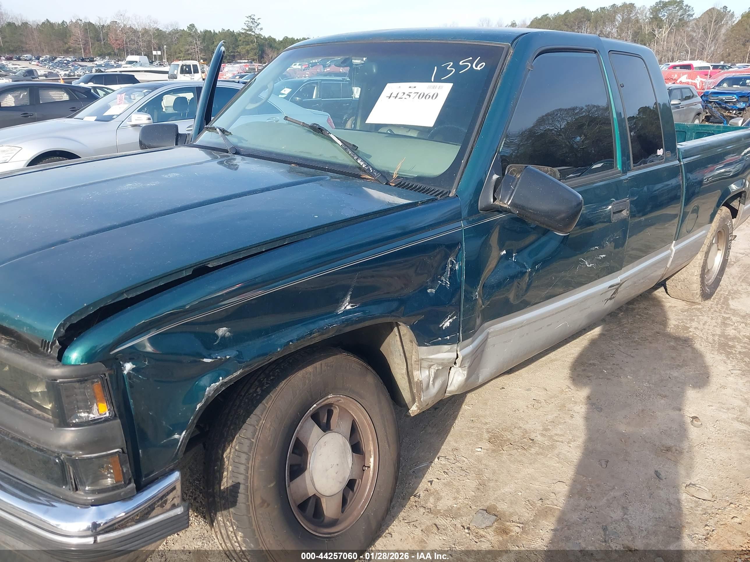 CHEVROLET C1500 image 6
