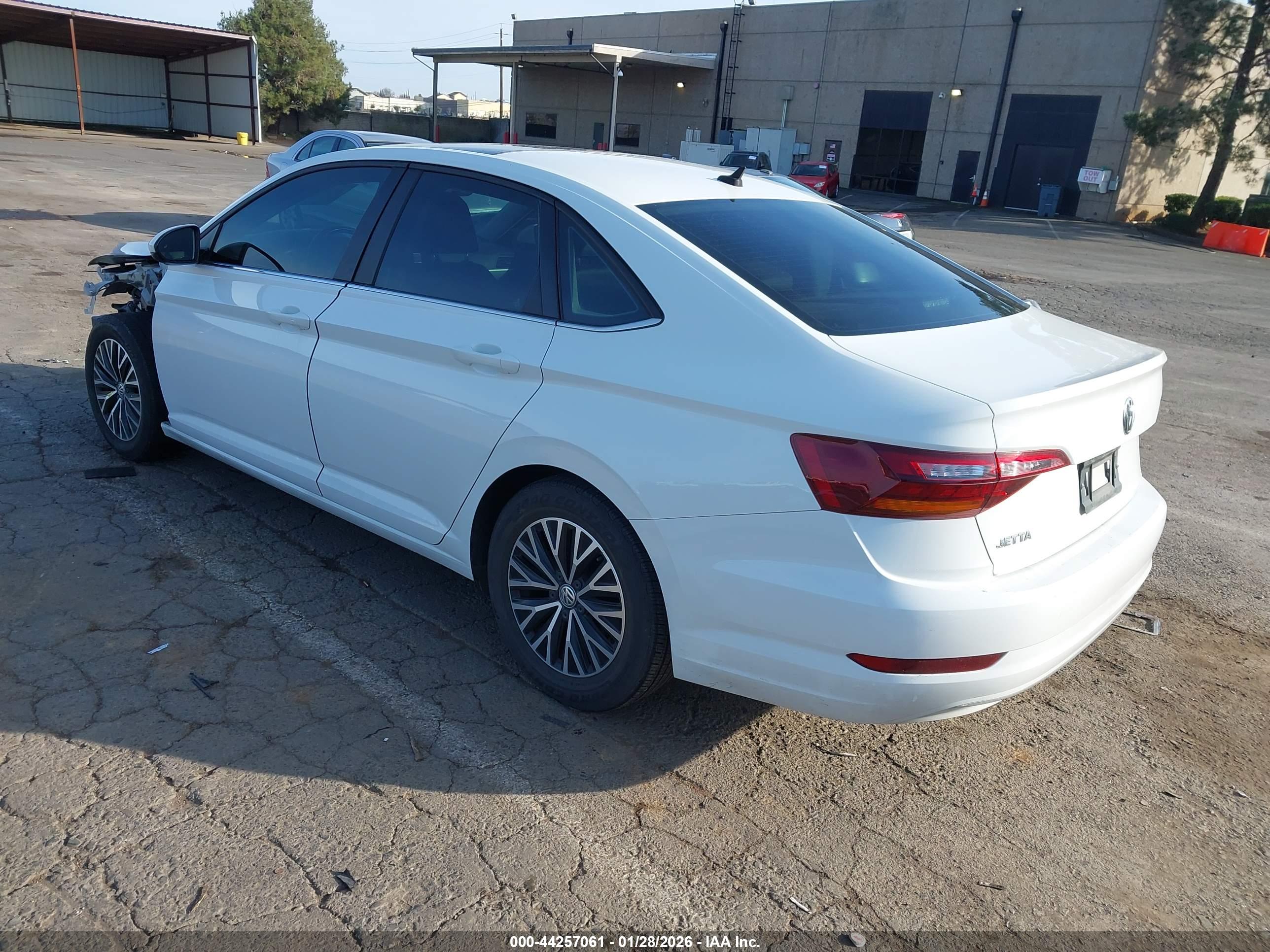 VOLKSWAGEN JETTA image 3