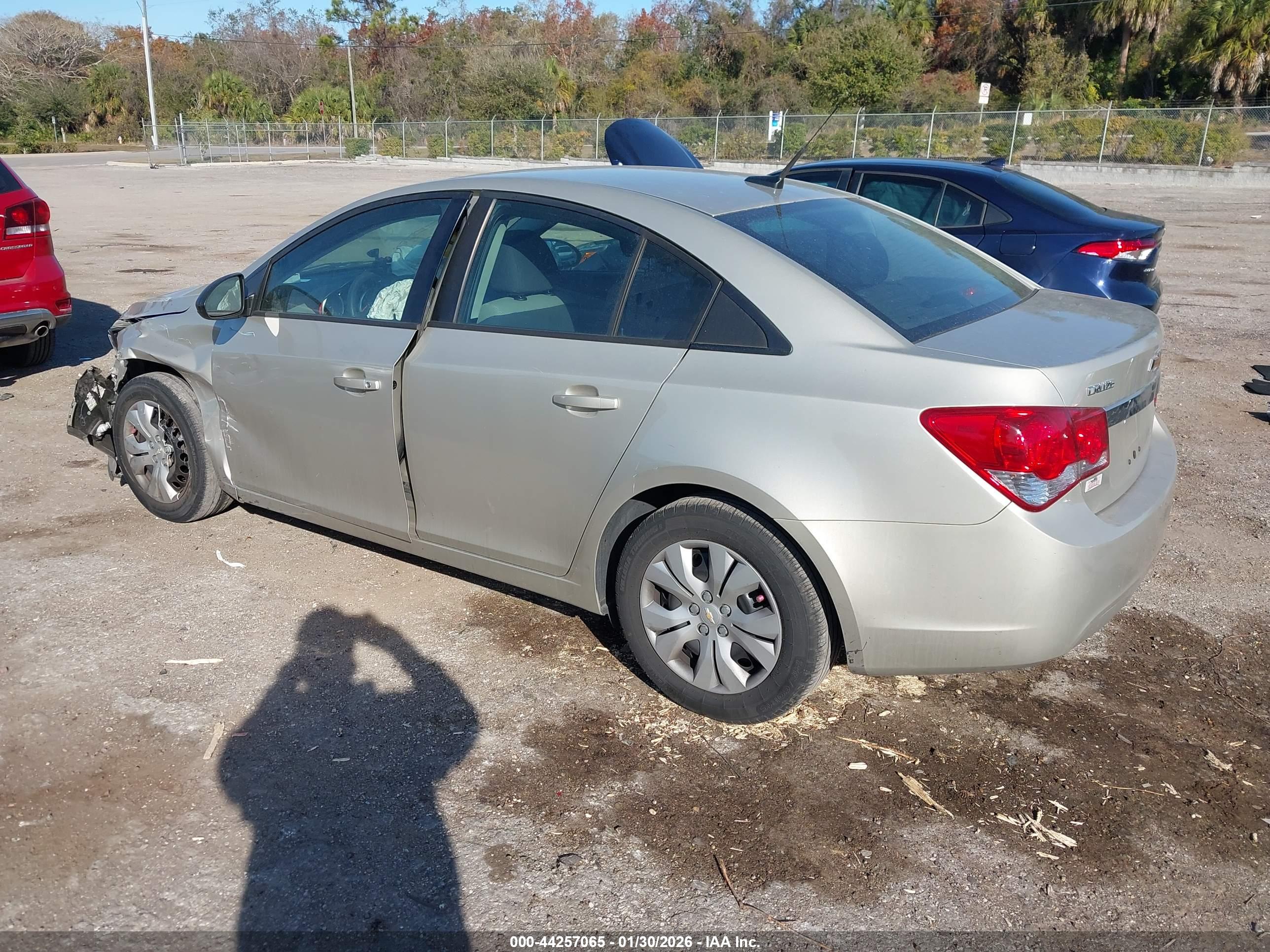 CHEVROLET CRUZE image 3