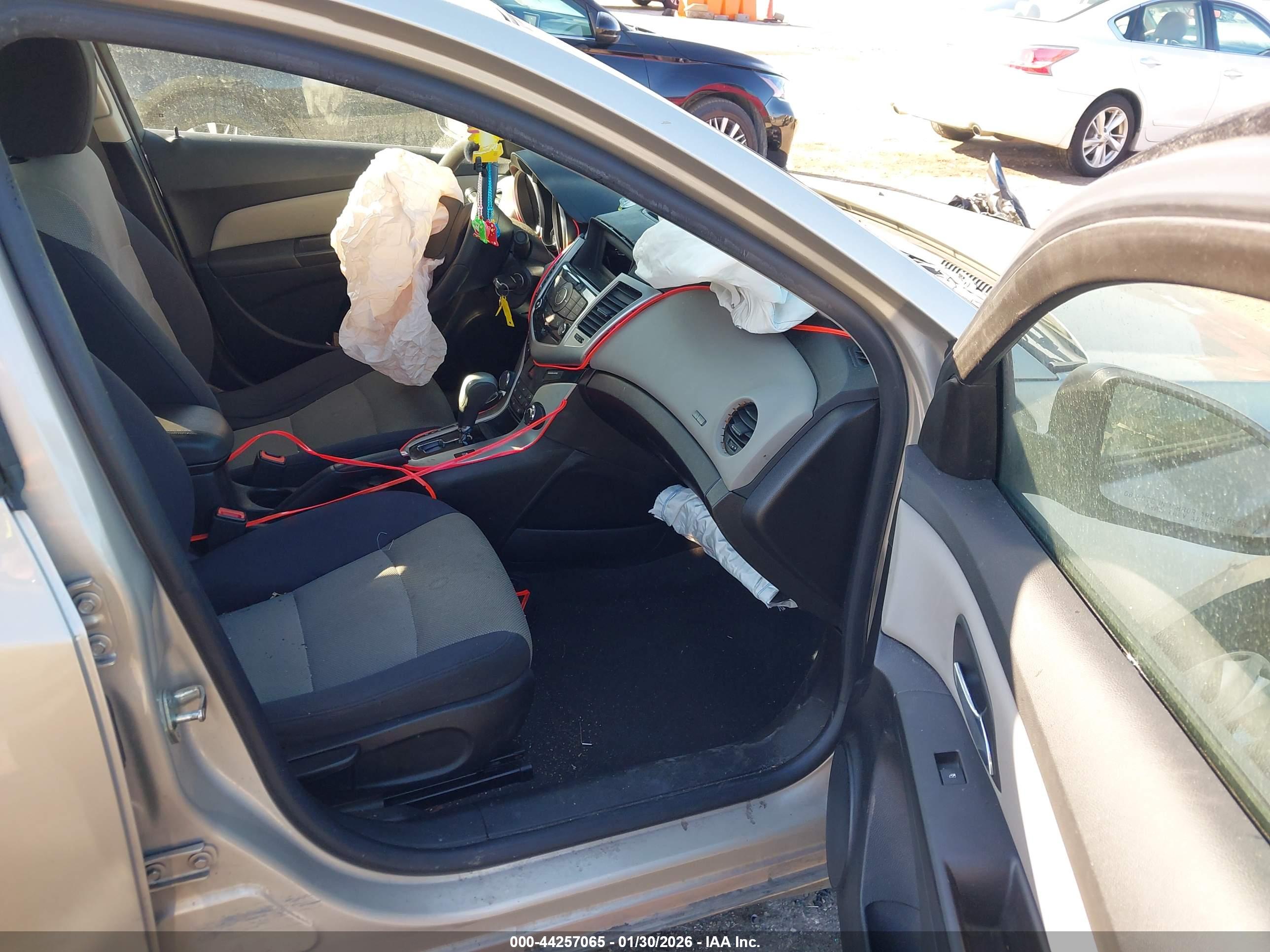 CHEVROLET CRUZE image 5