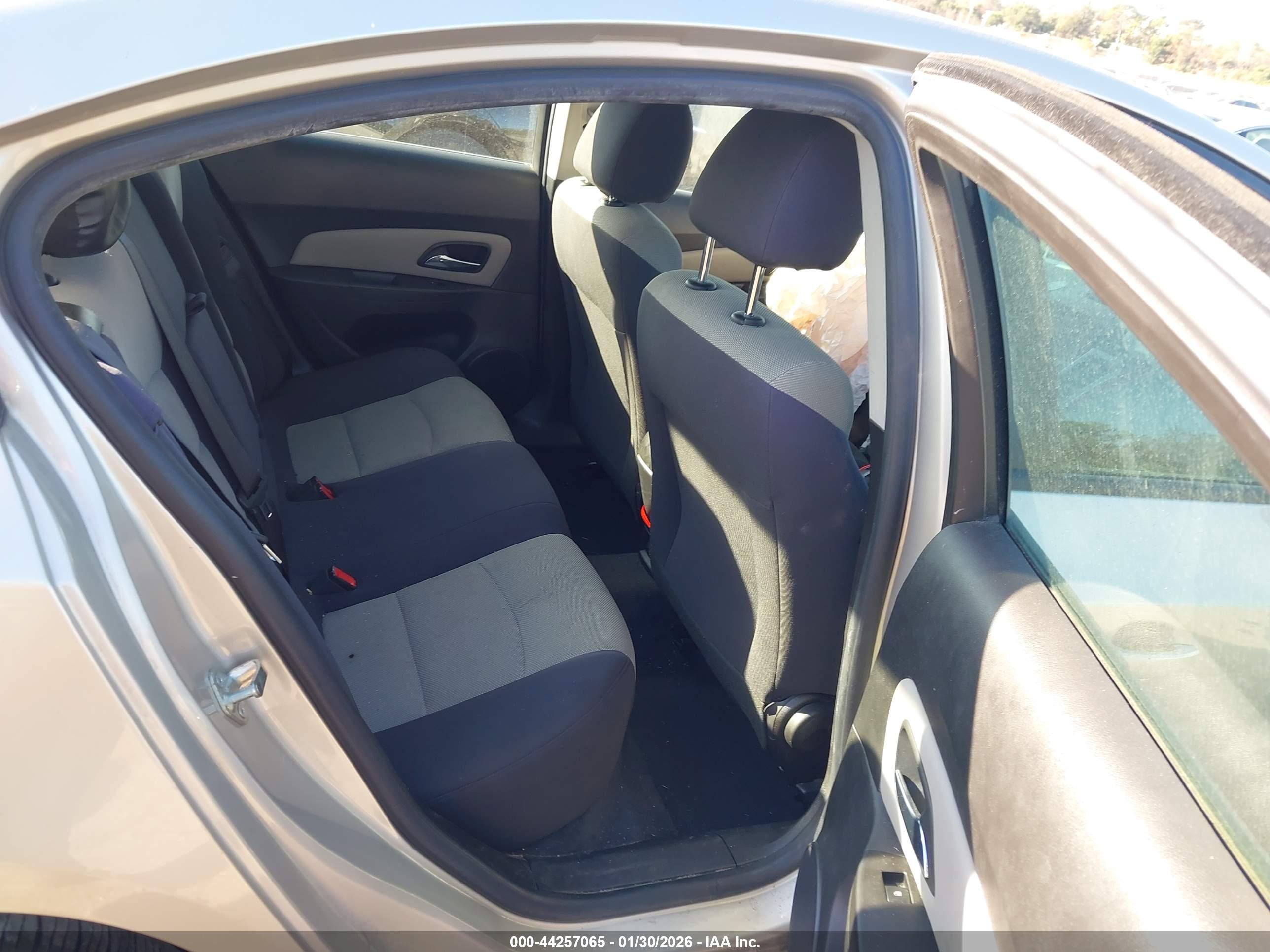 CHEVROLET CRUZE image 8