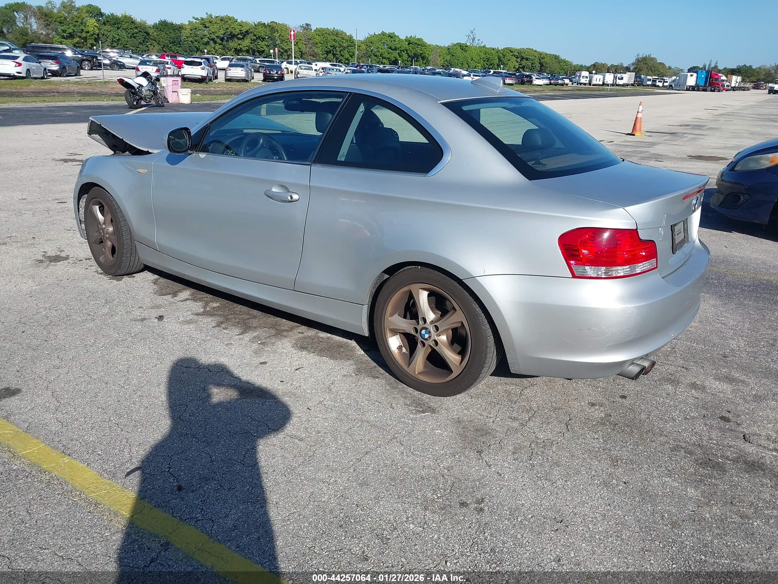 BMW 128I image 3