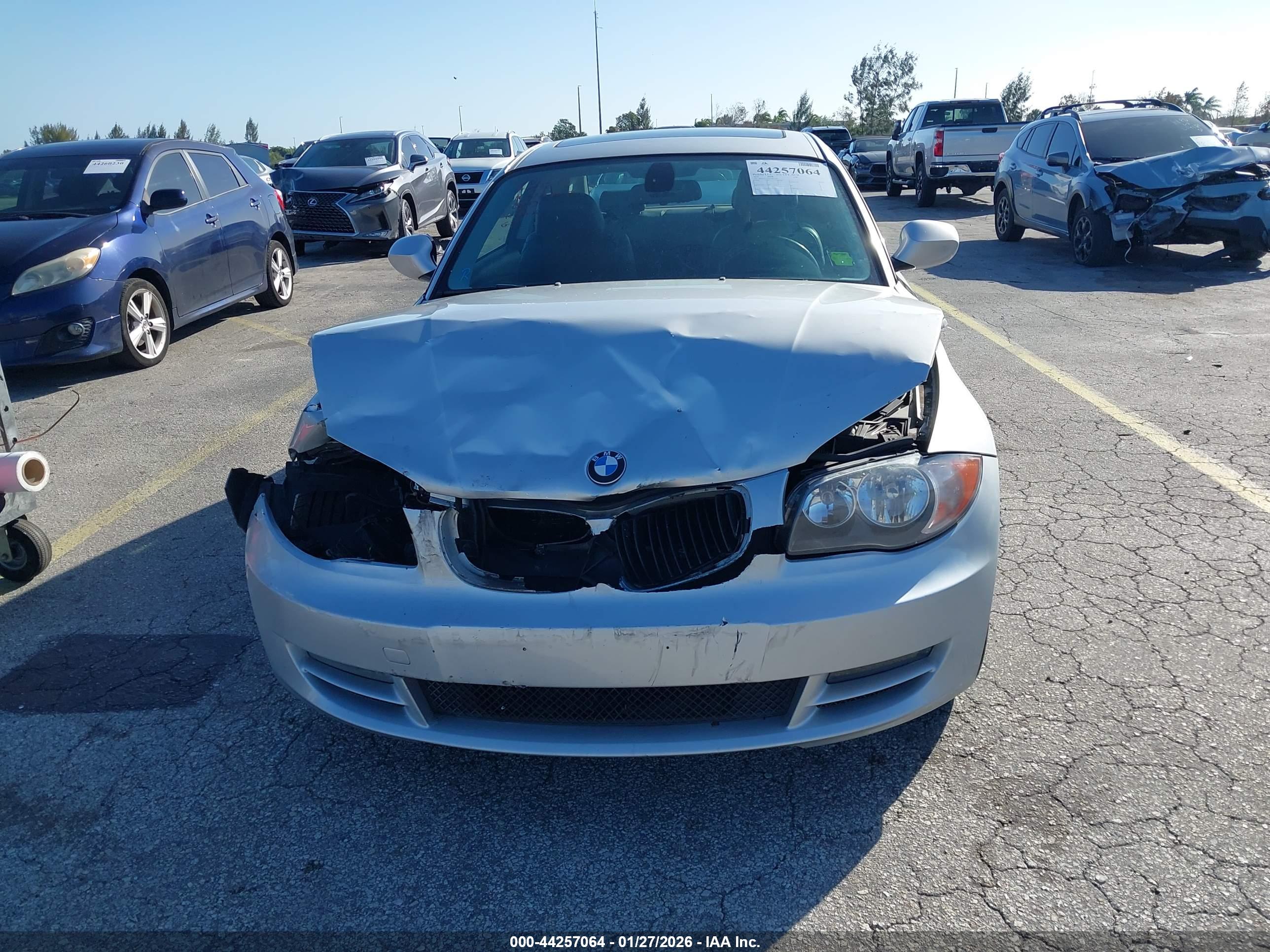 BMW 128I image 6
