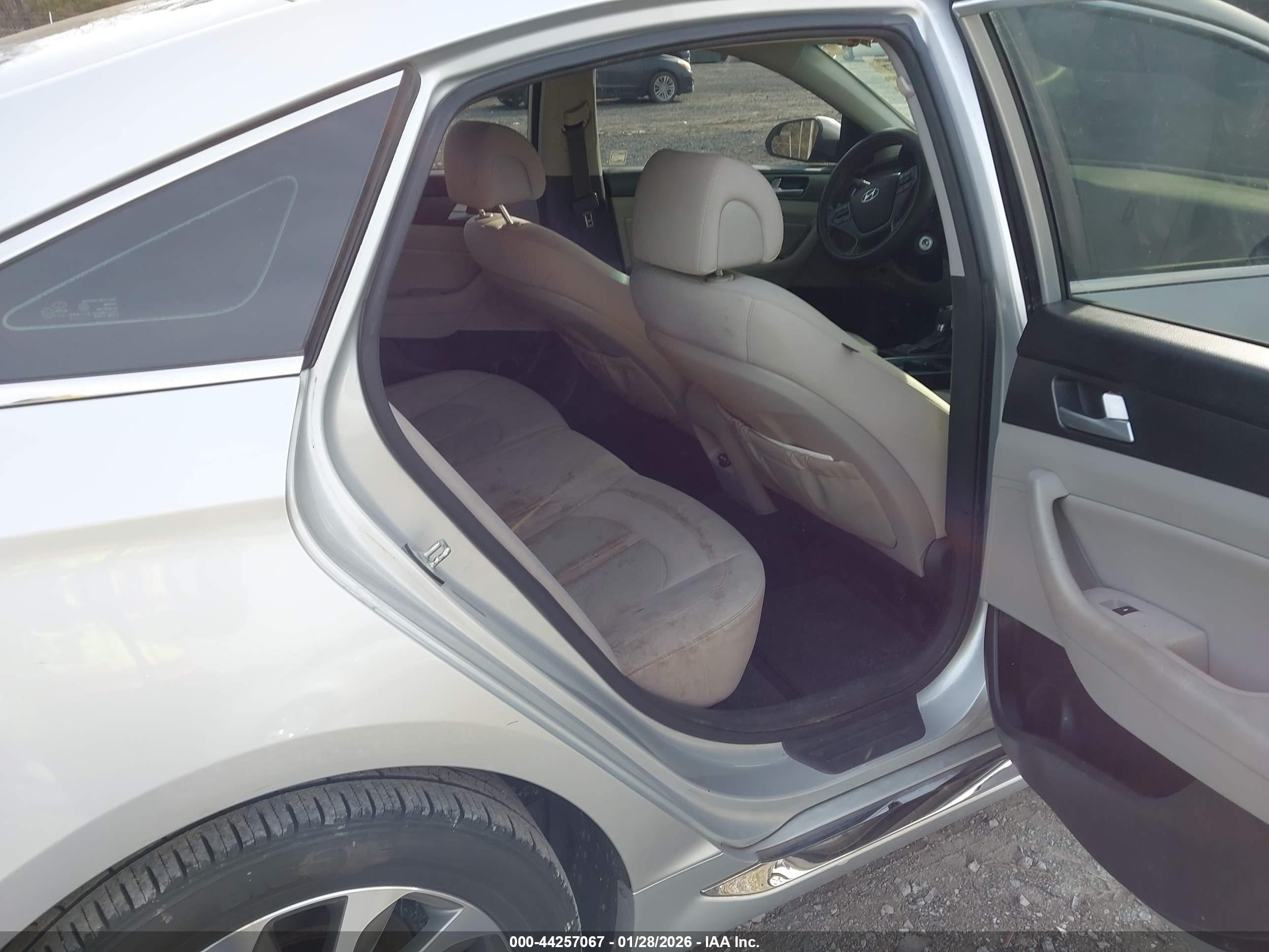 HYUNDAI SONATA image 5