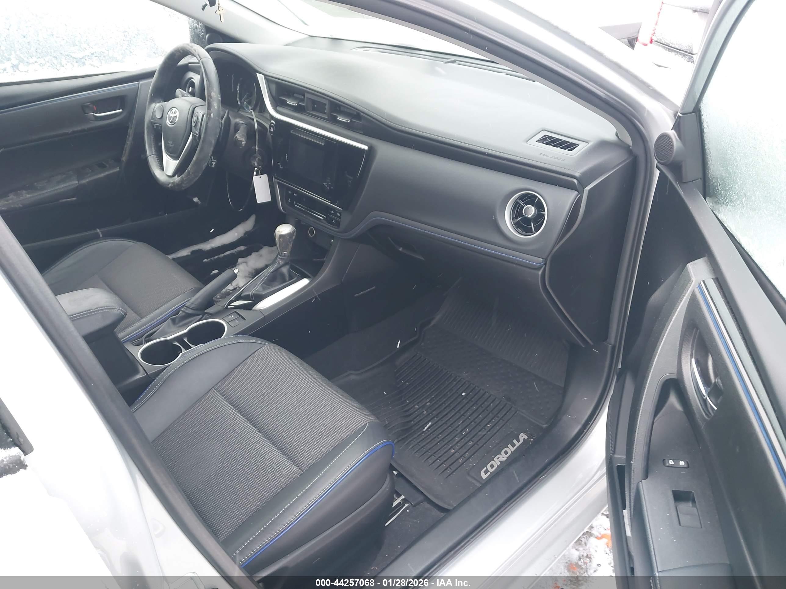 TOYOTA COROLLA image 5