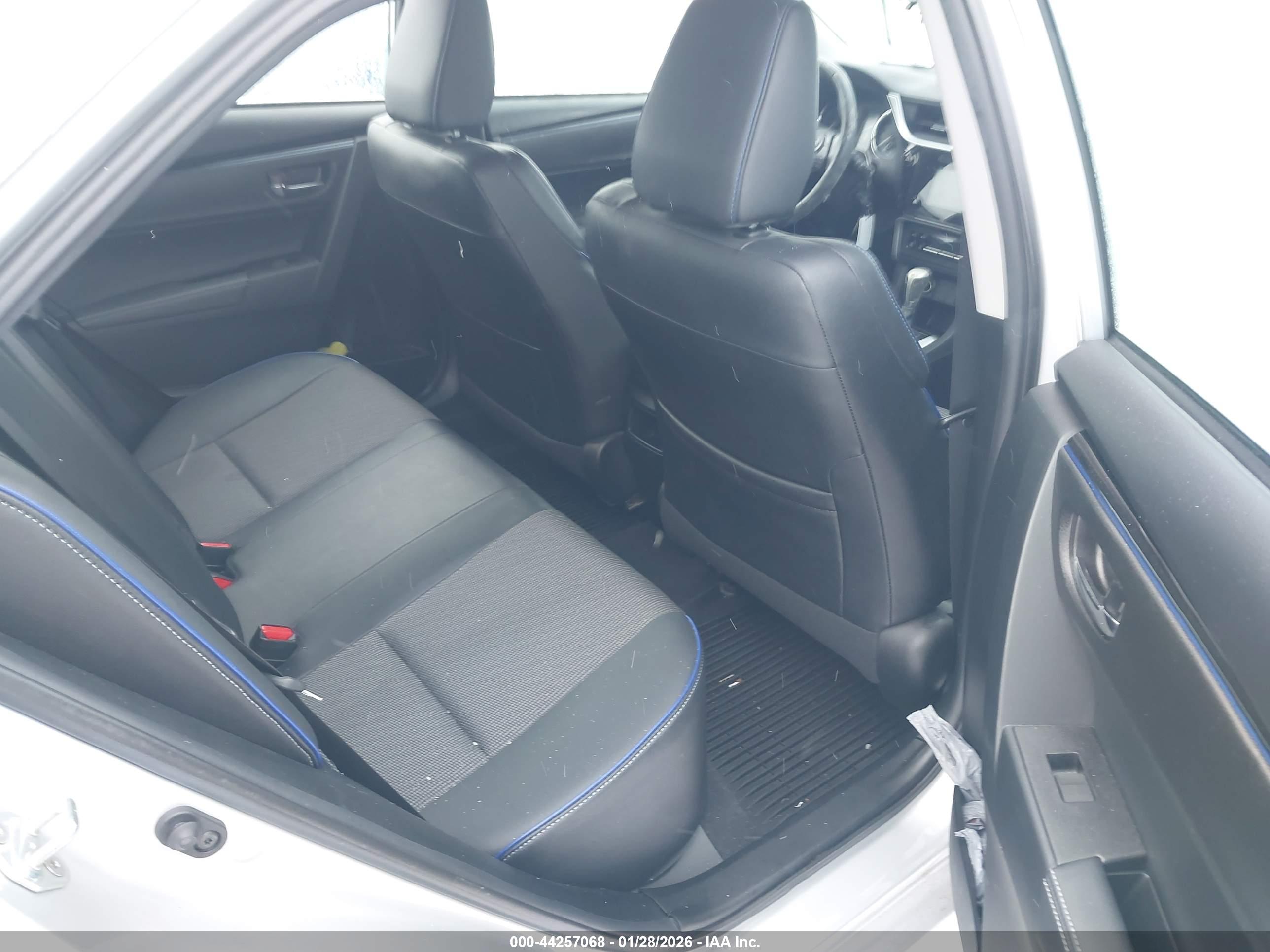 TOYOTA COROLLA image 8